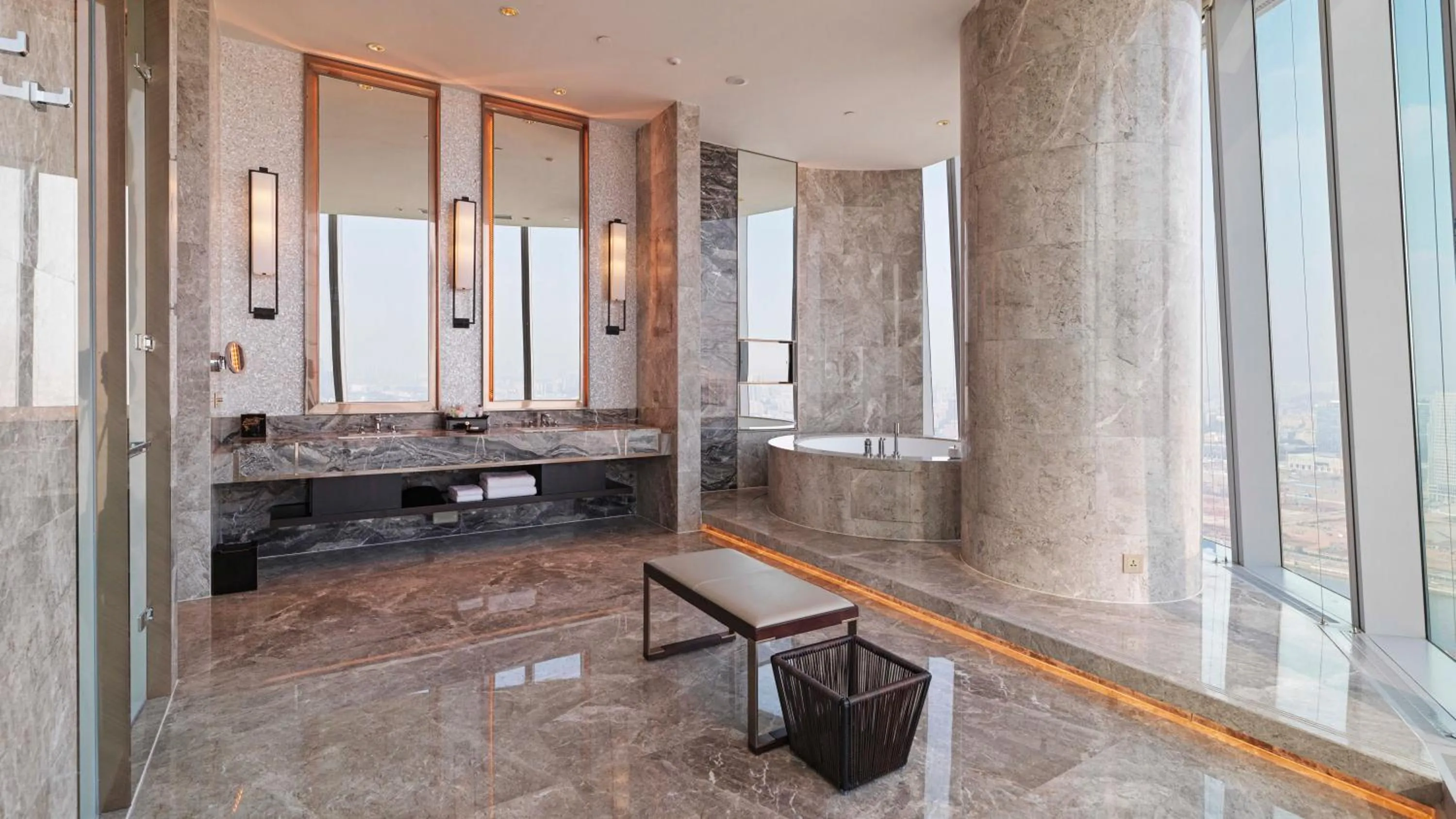 Photo of the whole room in InterContinental Guangzhou Exhibition Center by IHG