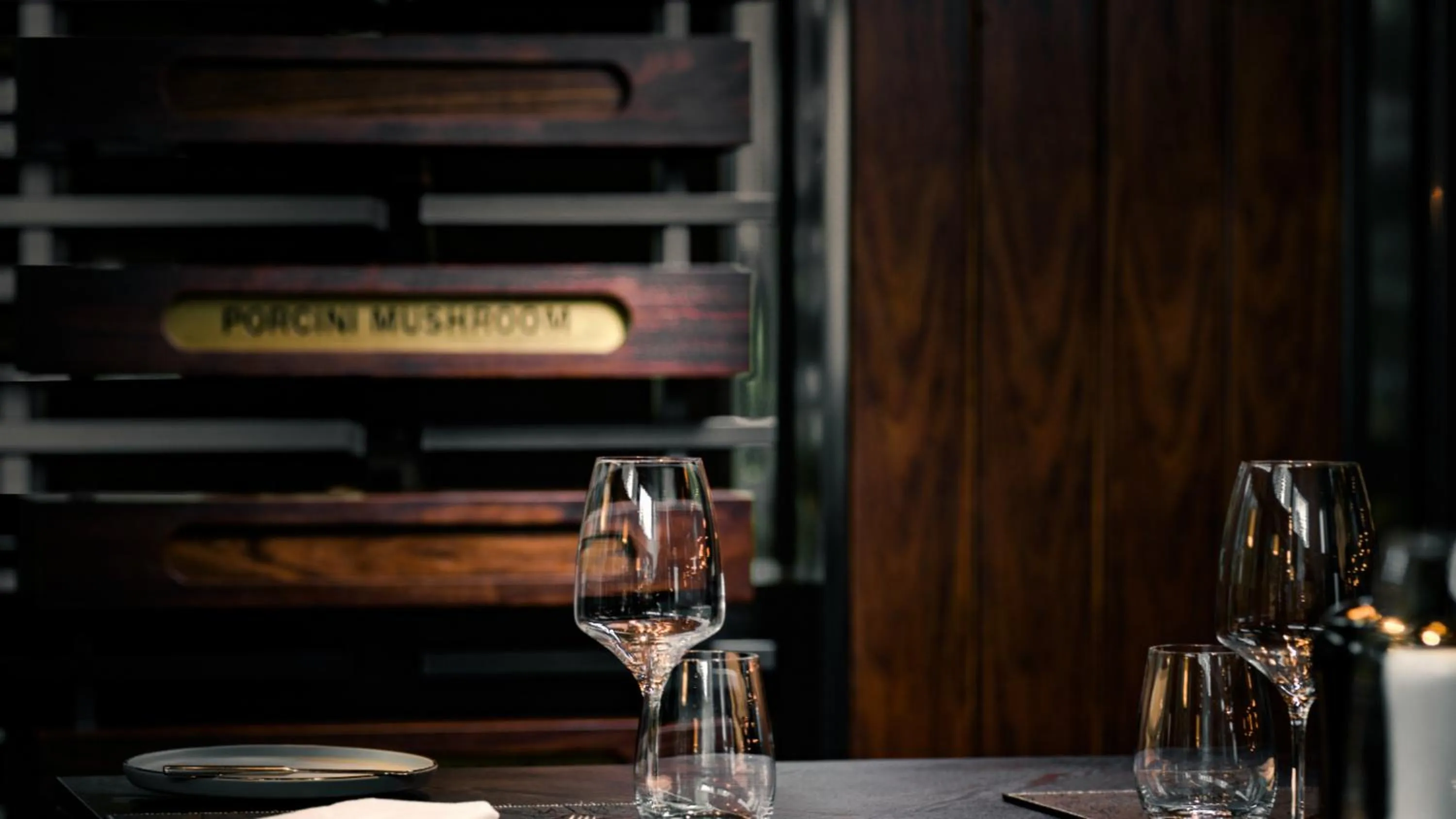 Restaurant/places to eat in InterContinental Guangzhou Exhibition Center by IHG