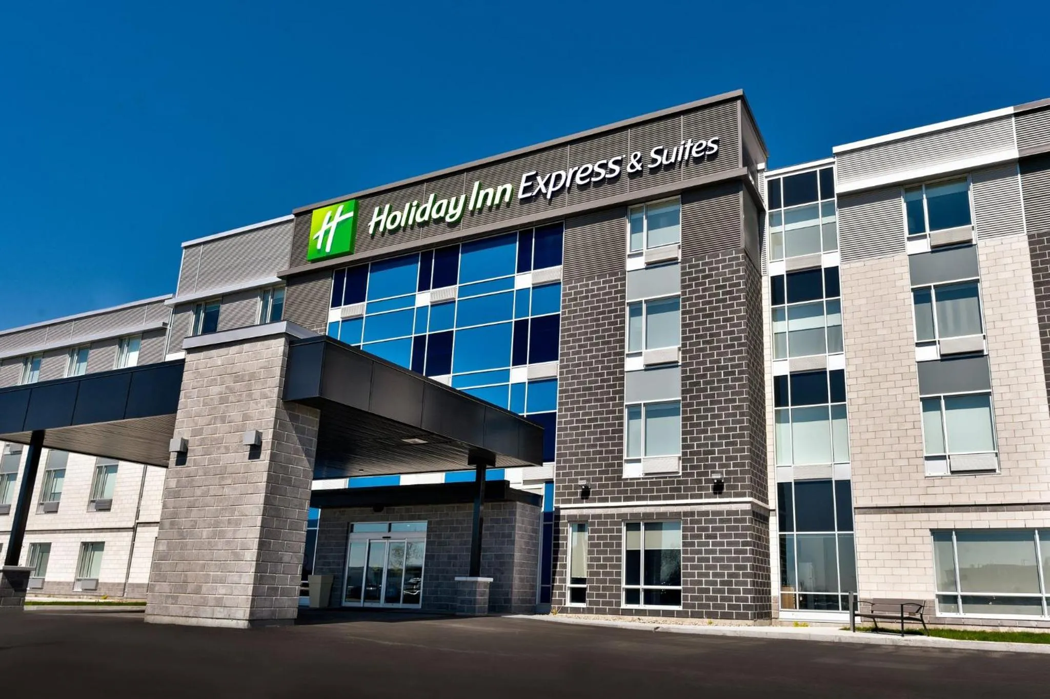 Property building in Holiday Inn Express & Suites - Trois Rivieres Ouest by IHG
