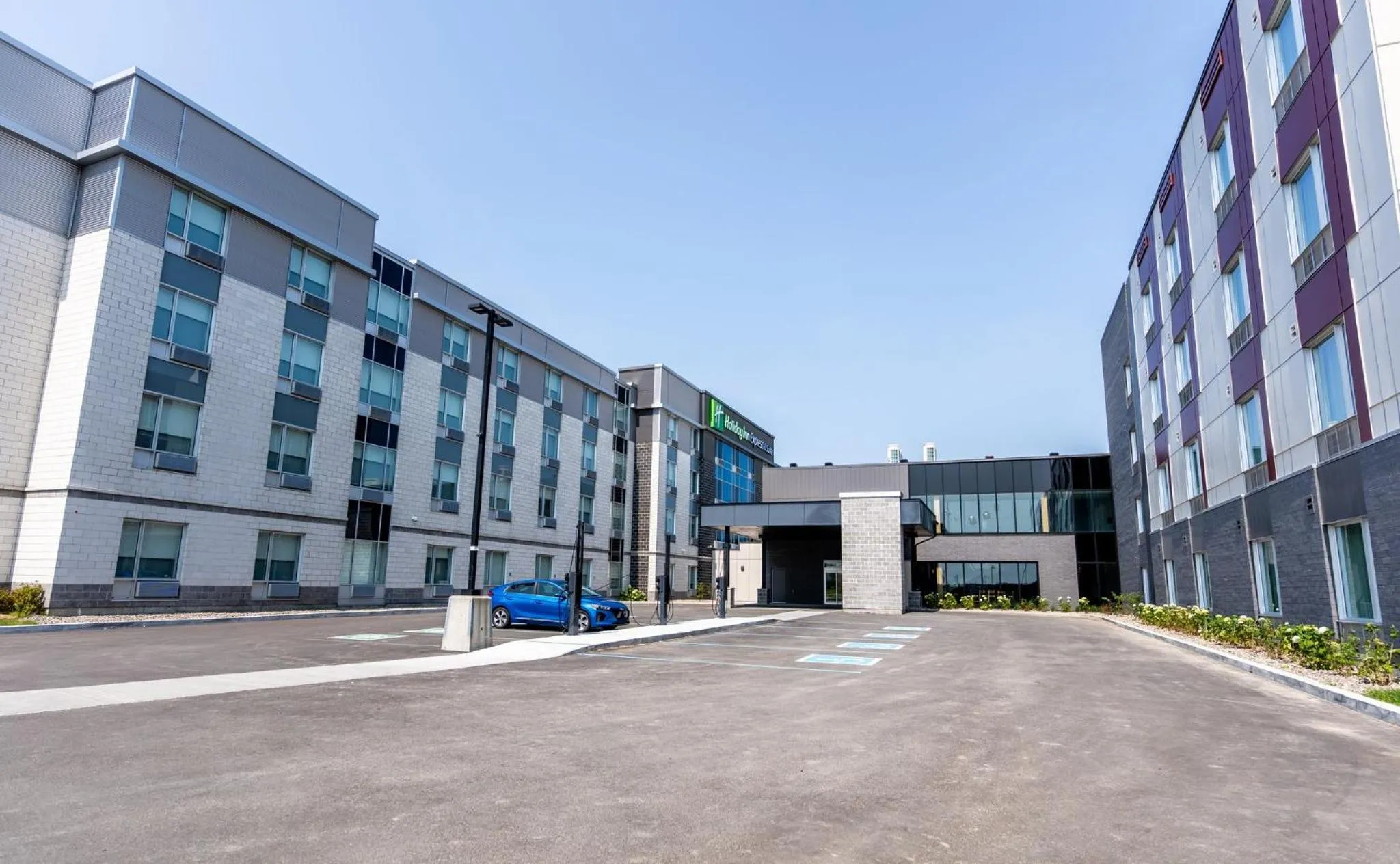 Property building in Holiday Inn Express & Suites - Trois Rivieres Ouest by IHG