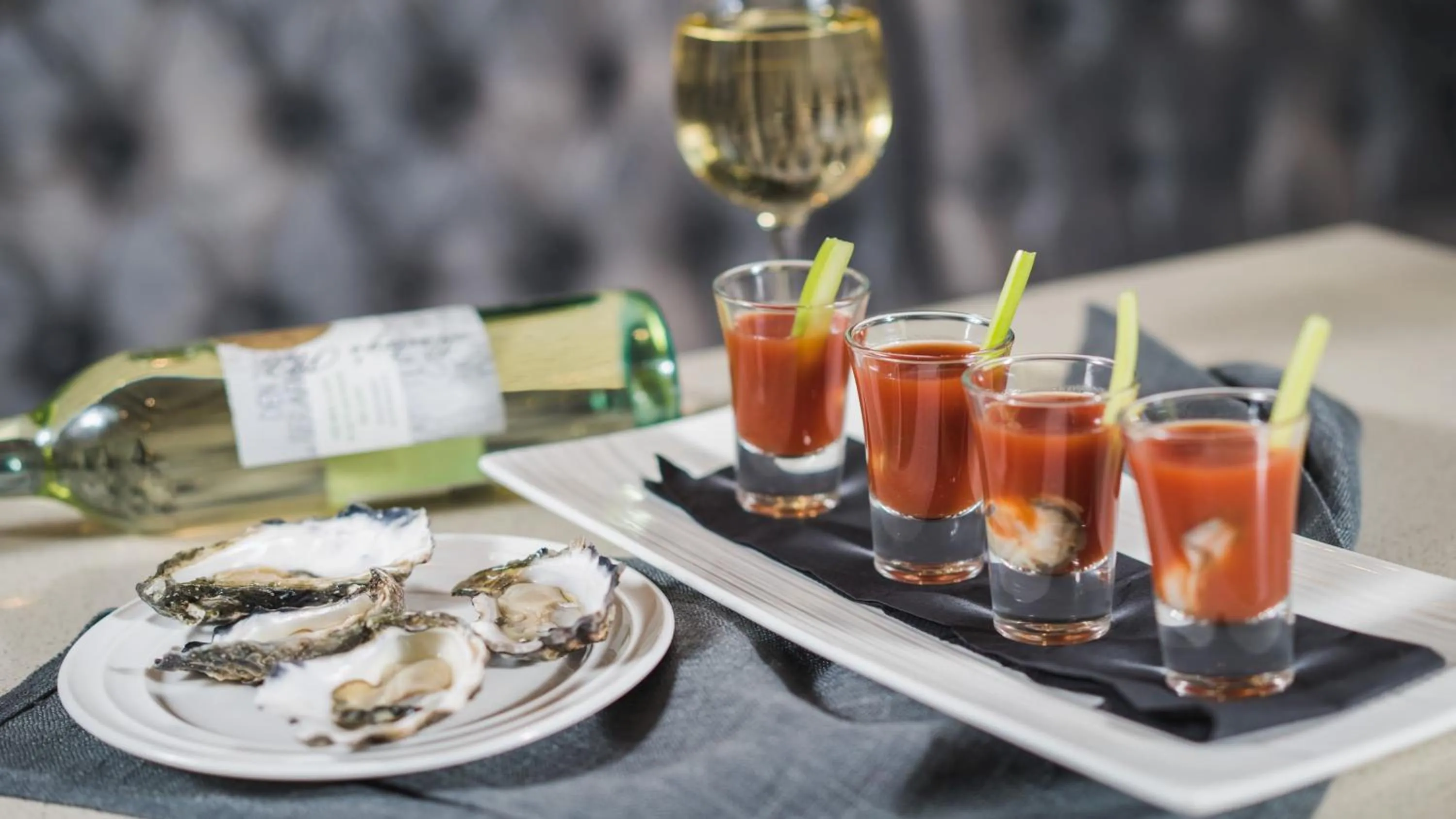 Lounge or bar in Holiday Inn Sydney St Marys by IHG