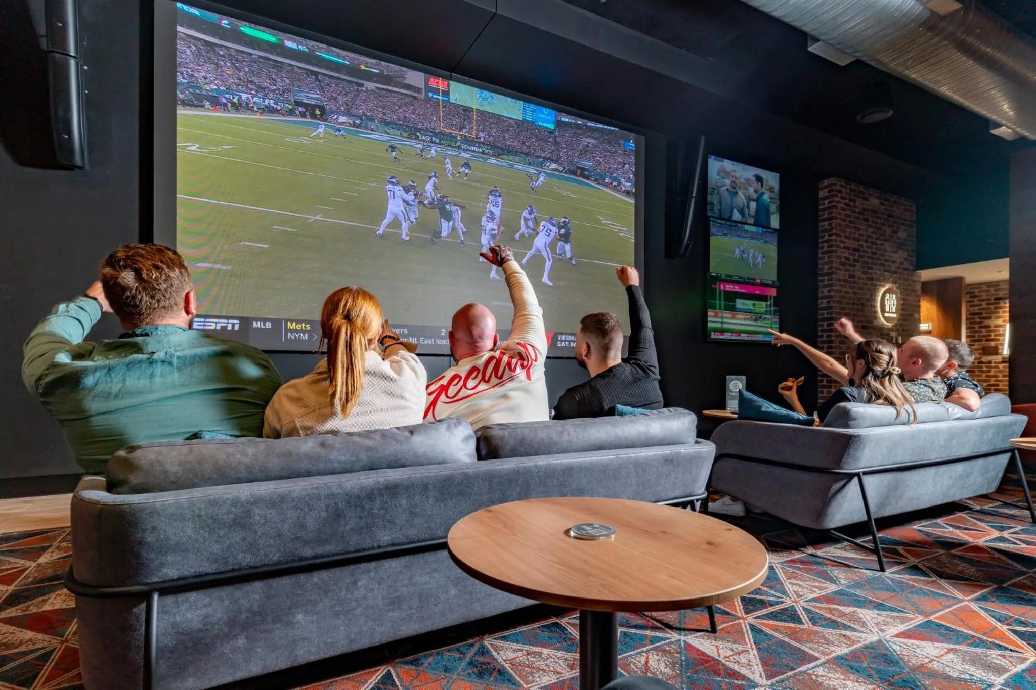 Lounge or bar in Holiday Inn Sydney St Marys by IHG