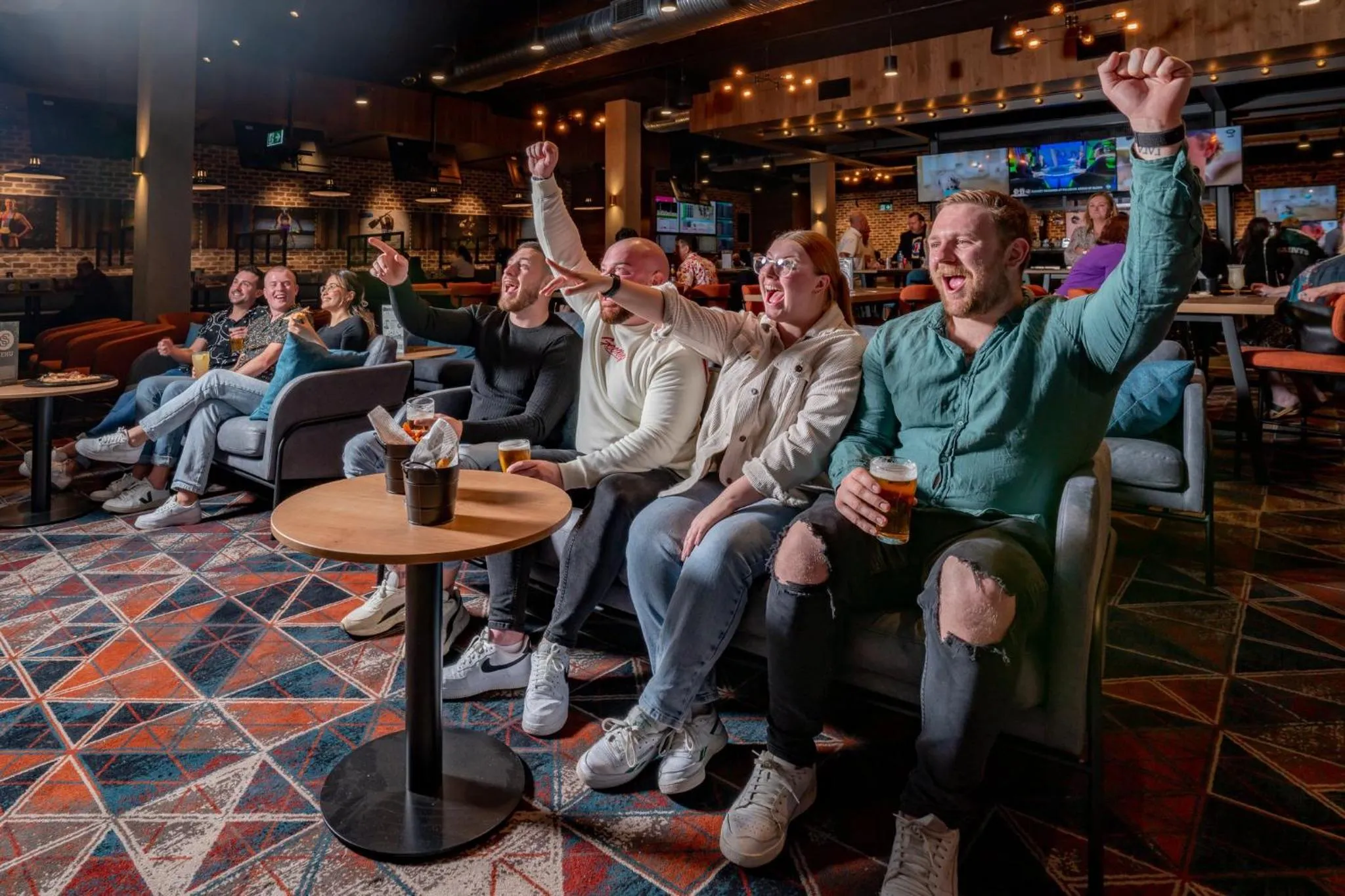 Lounge or bar in Holiday Inn Sydney St Marys by IHG