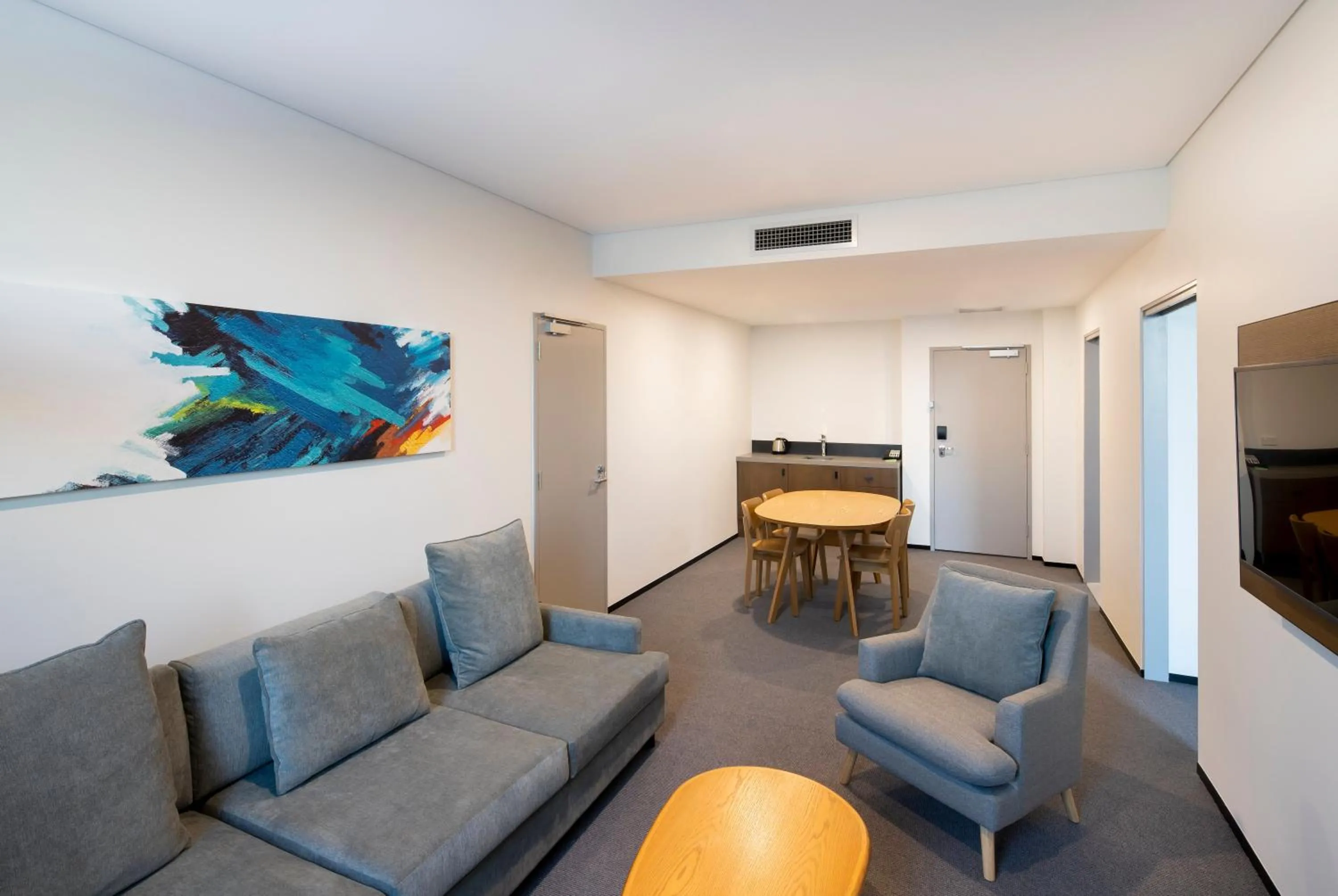 Photo of the whole room in Holiday Inn Sydney St Marys by IHG