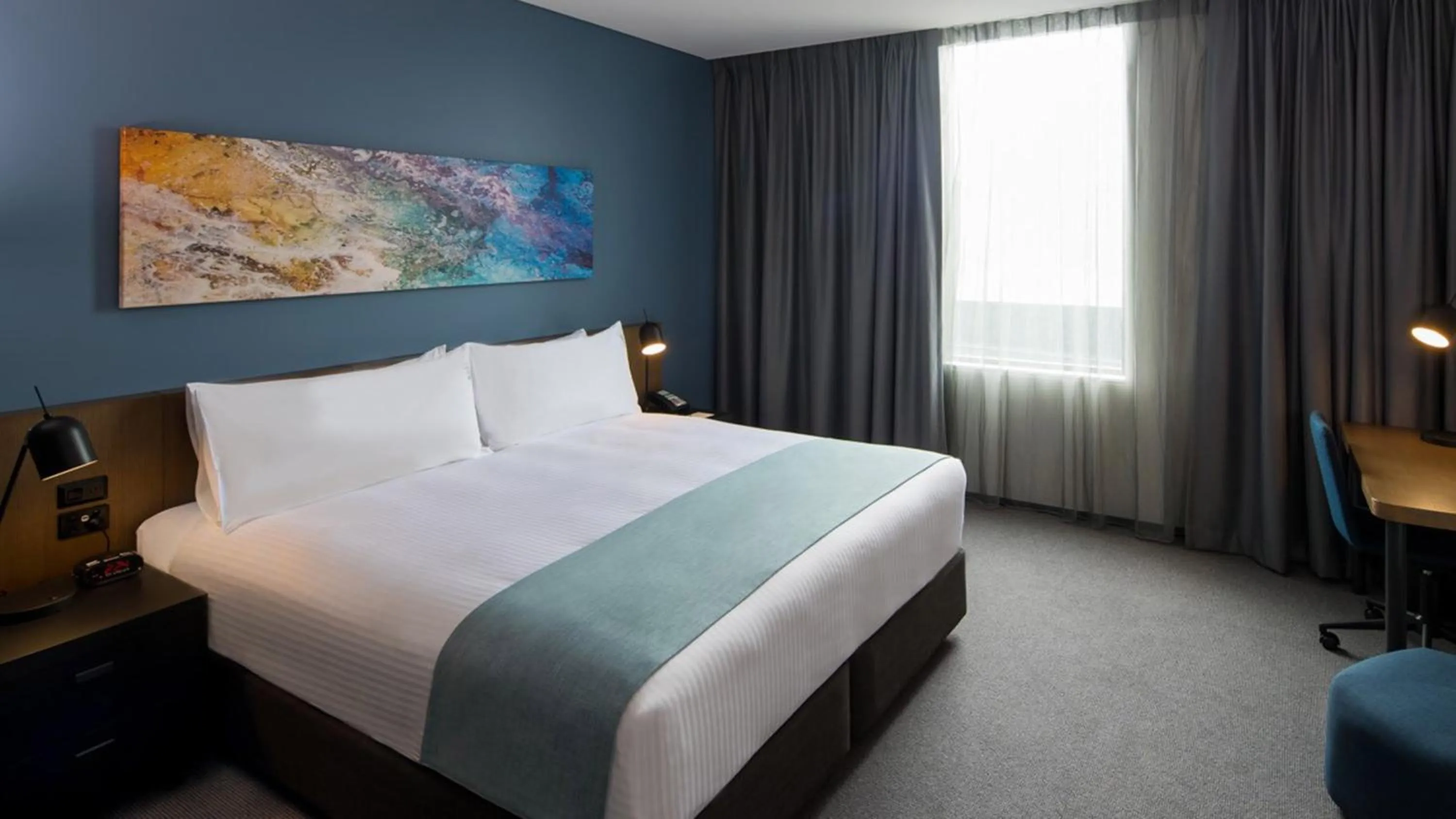 Photo of the whole room, Bed in Holiday Inn Sydney St Marys by IHG