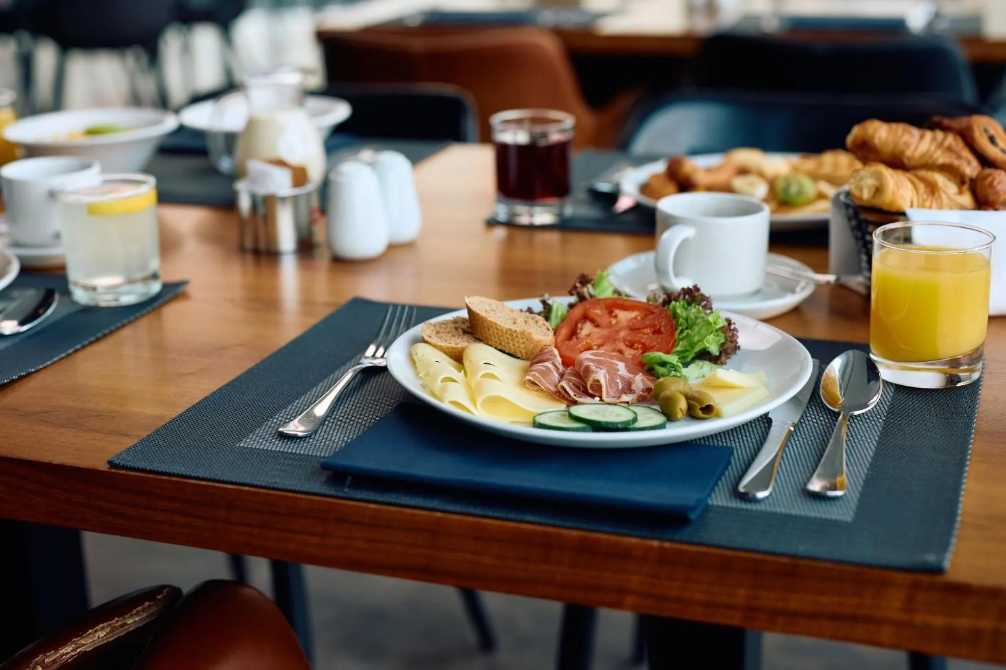 Restaurant/places to eat in Holiday Inn Sydney St Marys by IHG