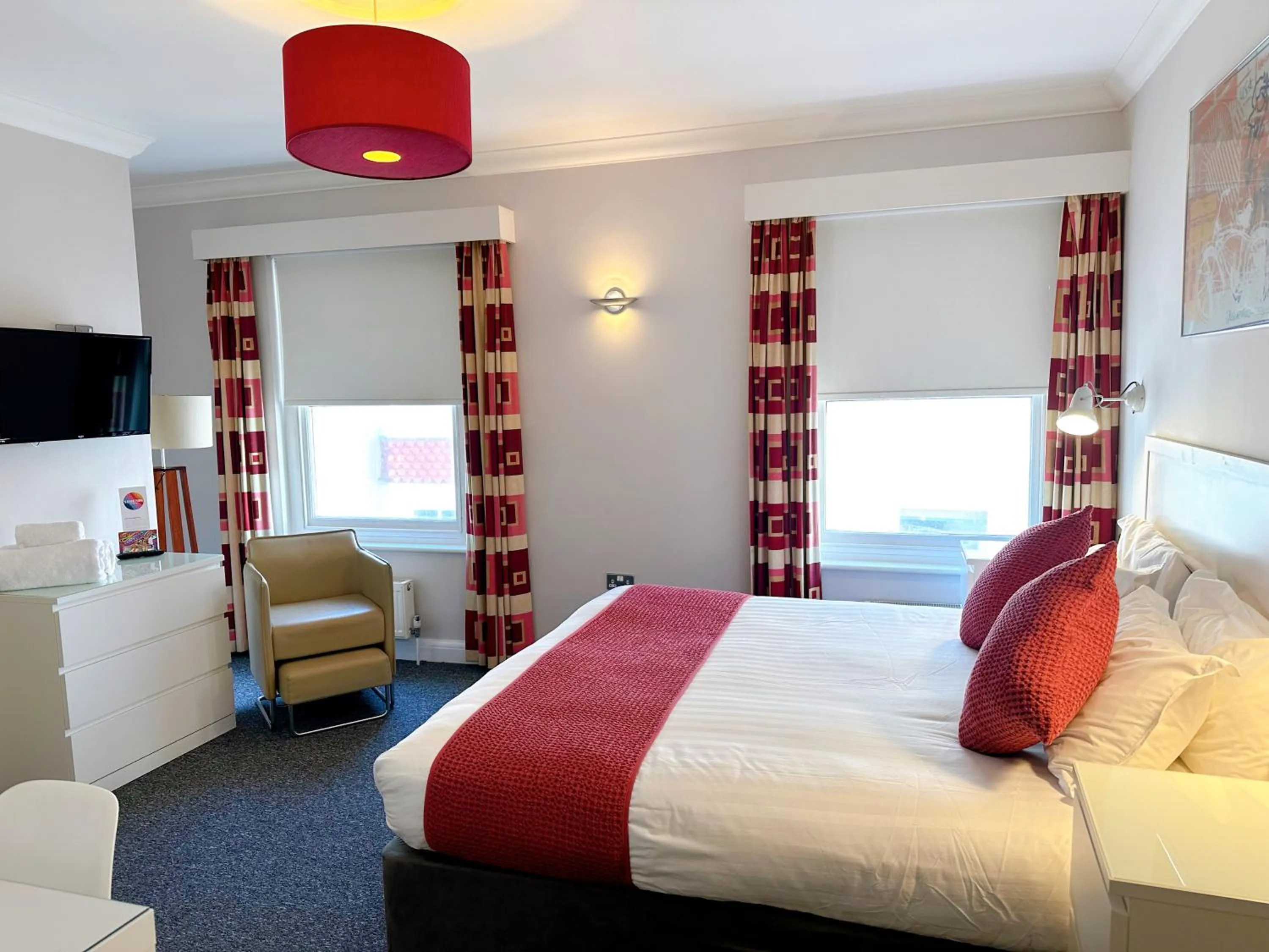 Photo of the whole room, Bed in Legends Hotel