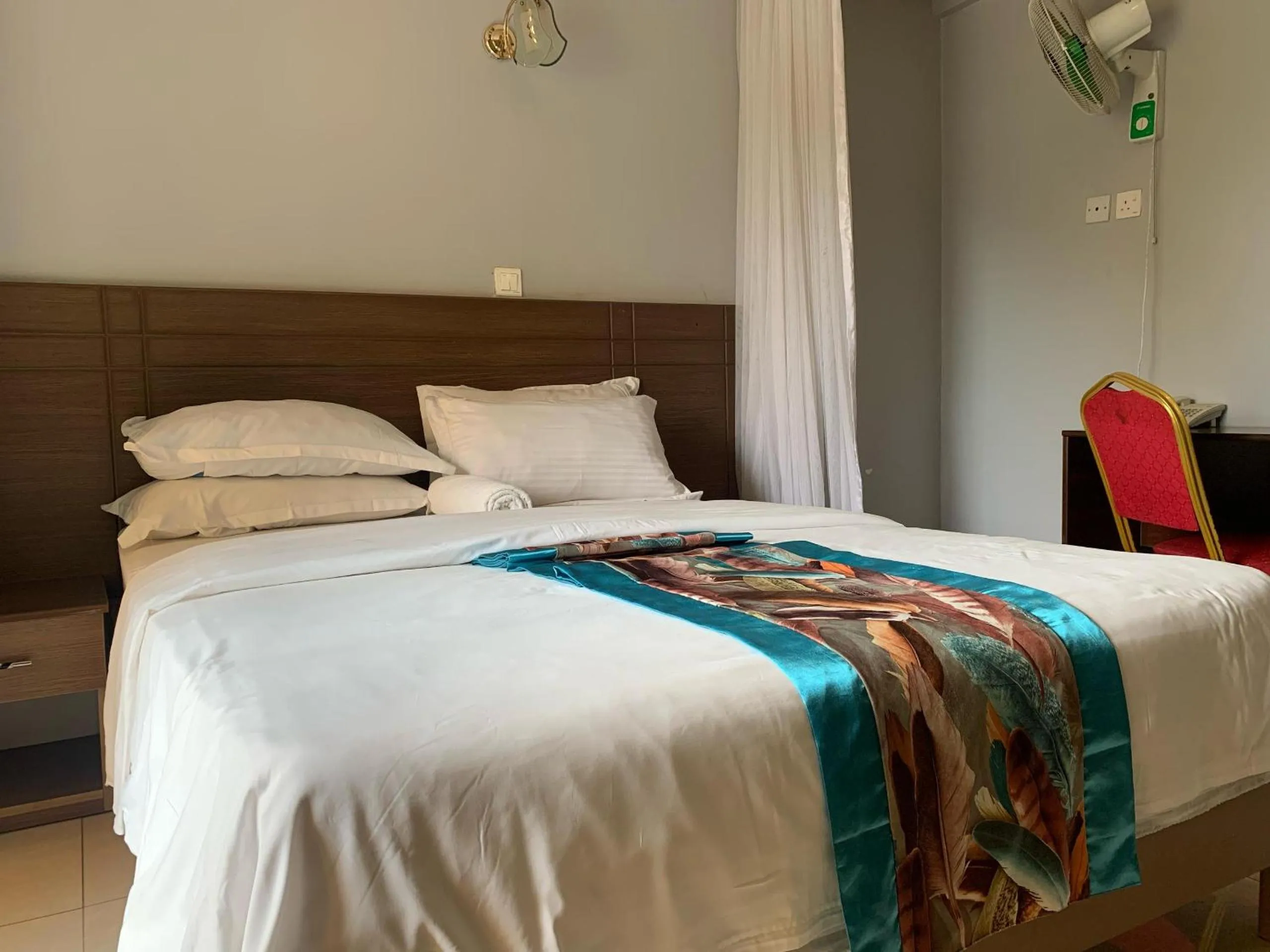 Bed in Agenda 2000 Hotels Ltd