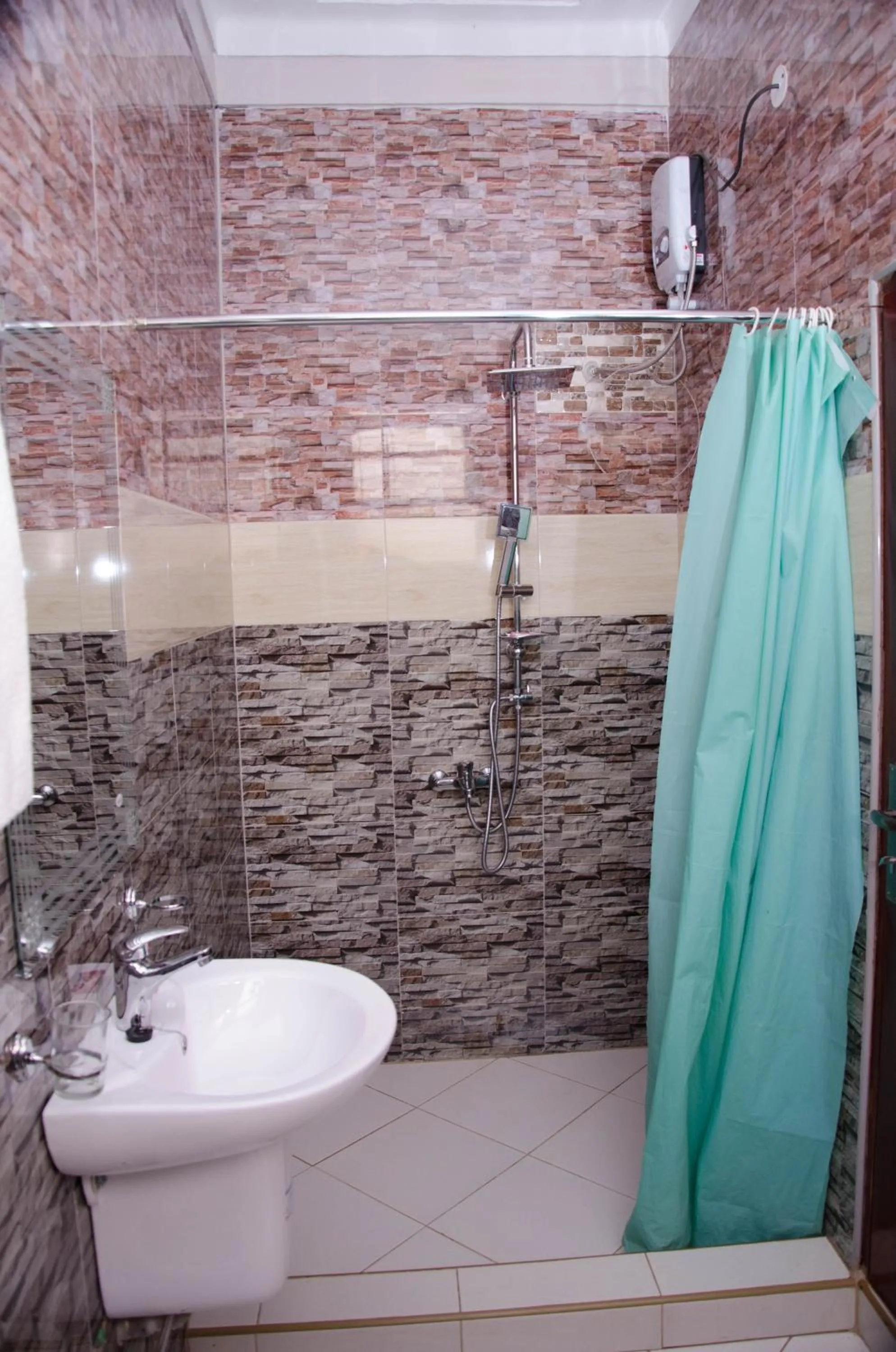 Agenda 2000 Hotels Ltd