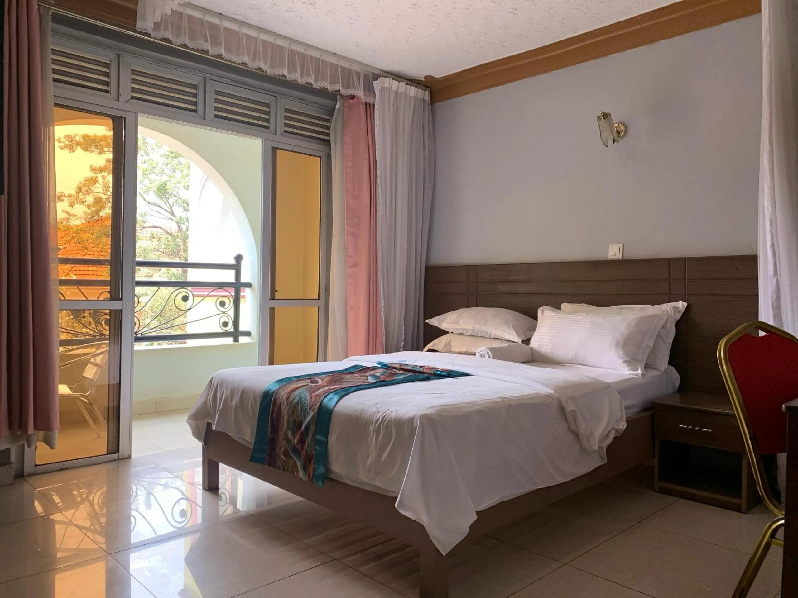 Bed in Agenda 2000 Hotels Ltd