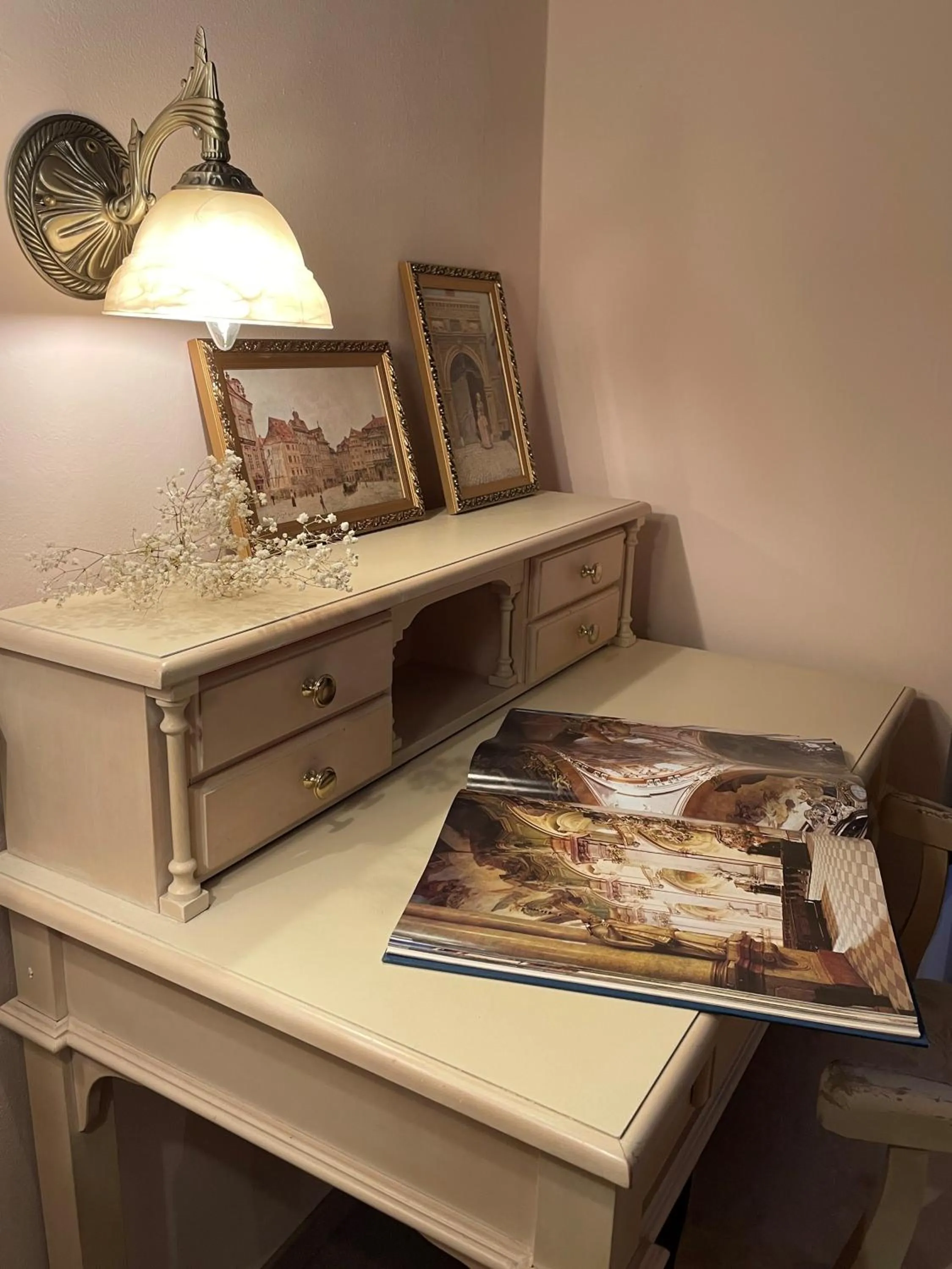 Photo of the whole room in U Cervene zidle - Red Chair Hotel
