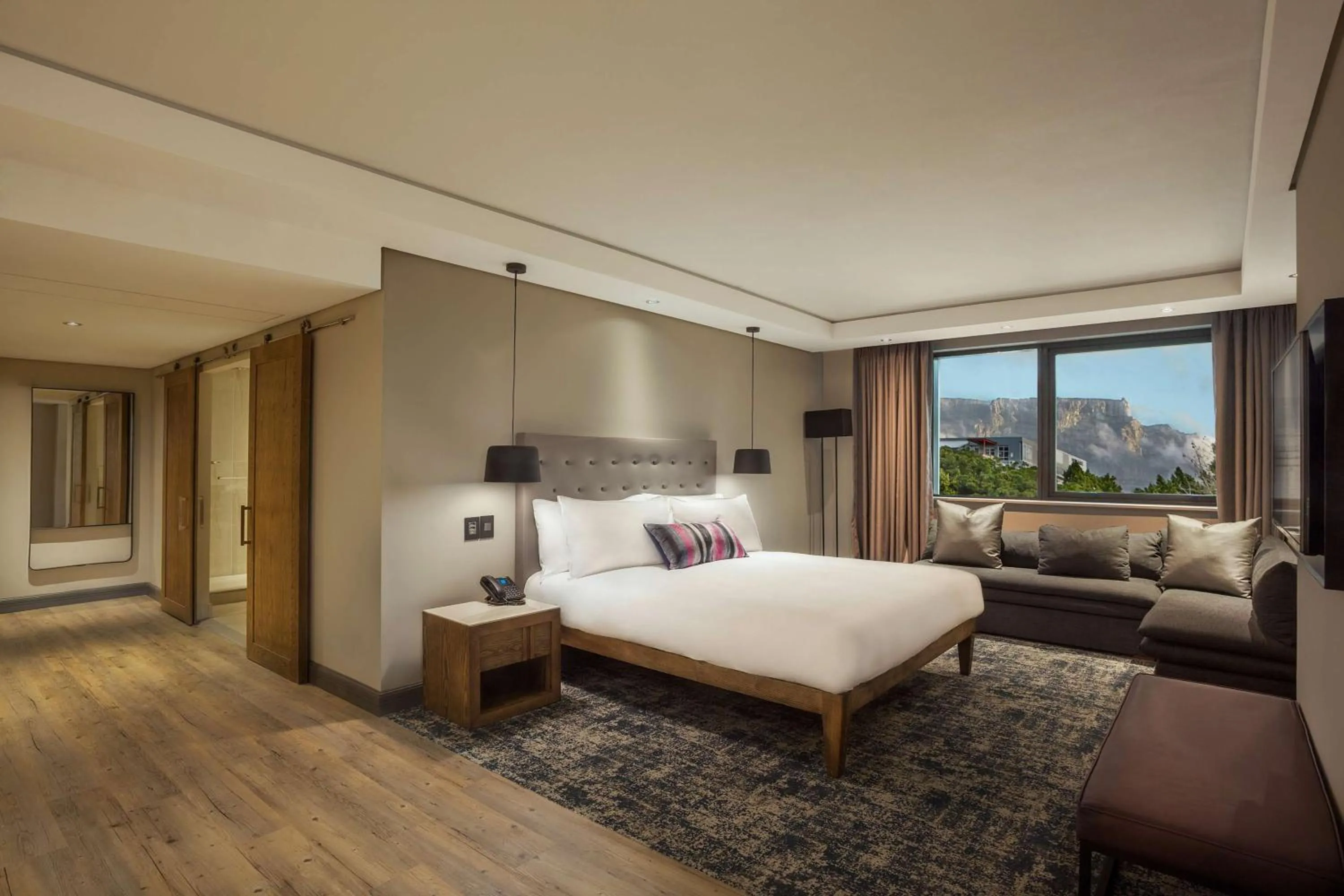 Bed in SunSquare Cape Town City Bowl