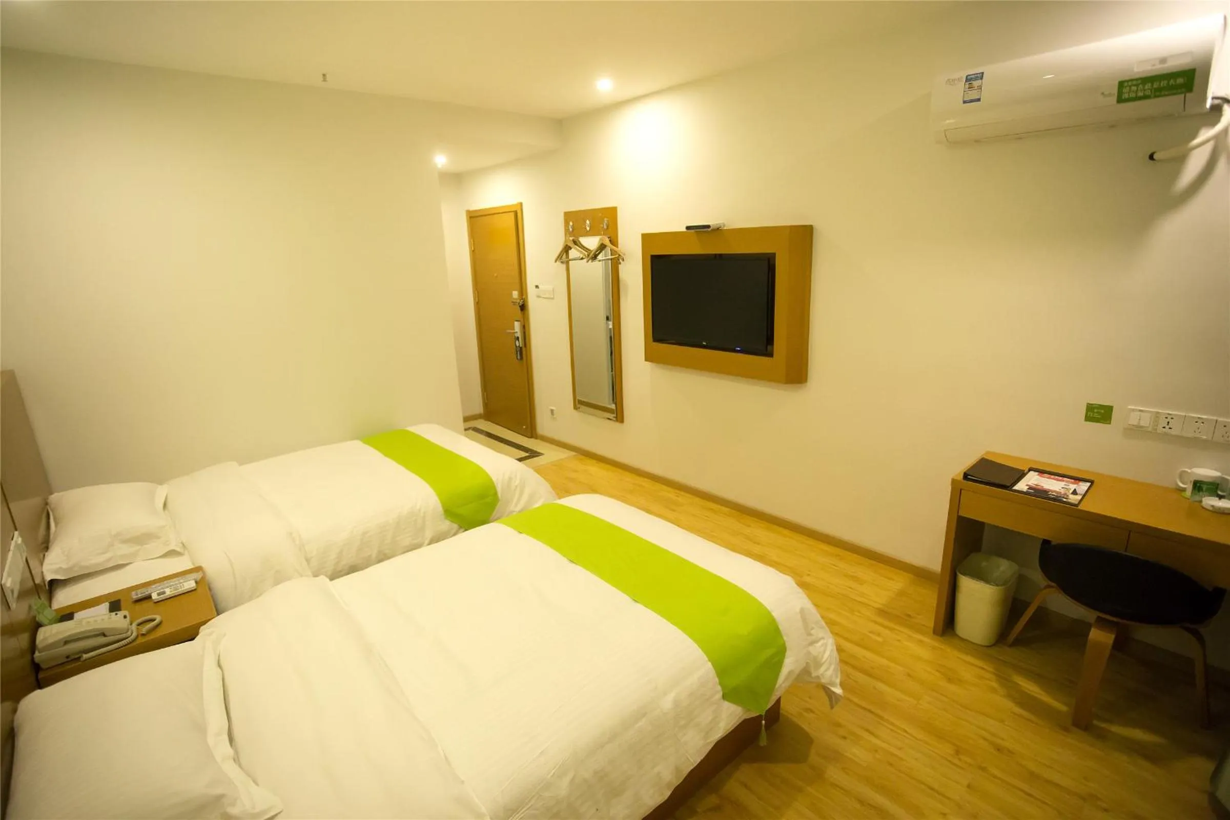 Bed in Vatica Suzhou Yongqiao District Yinhe 2 Road Wanda Plaza Hotel