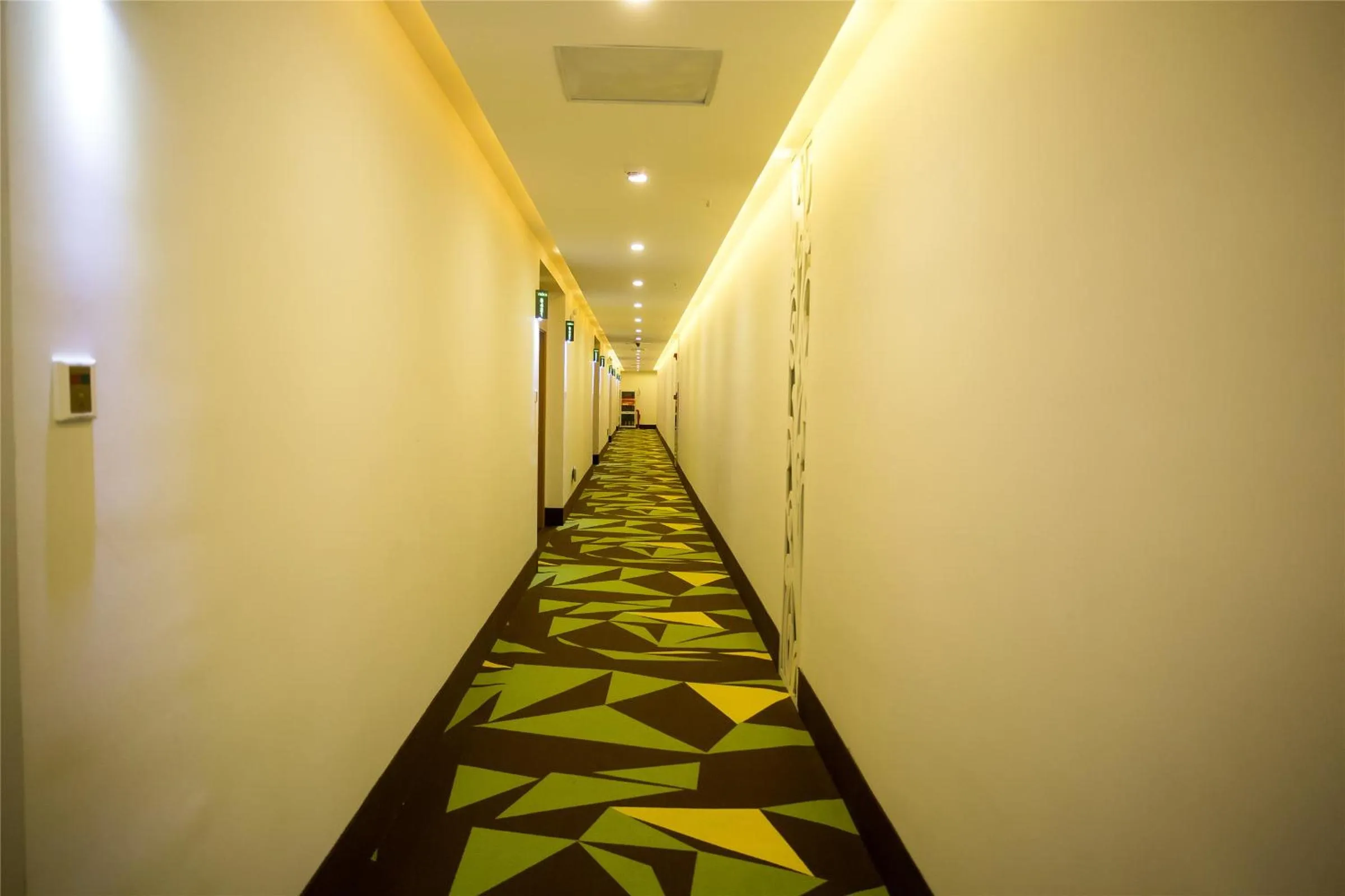 Vatica Suzhou Yongqiao District Yinhe 2 Road Wanda Plaza Hotel