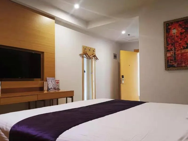 Bed in GreenTree Inn DaLian JinZhou District Light Industry College Express Hotel
