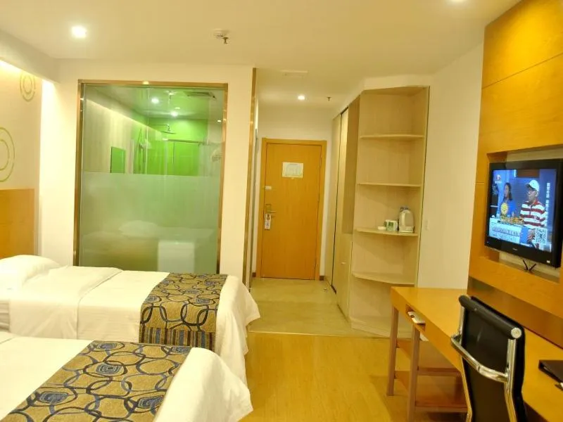 Bed in GreenTree Inn Chizhou High-Speed Railway Station Hotel