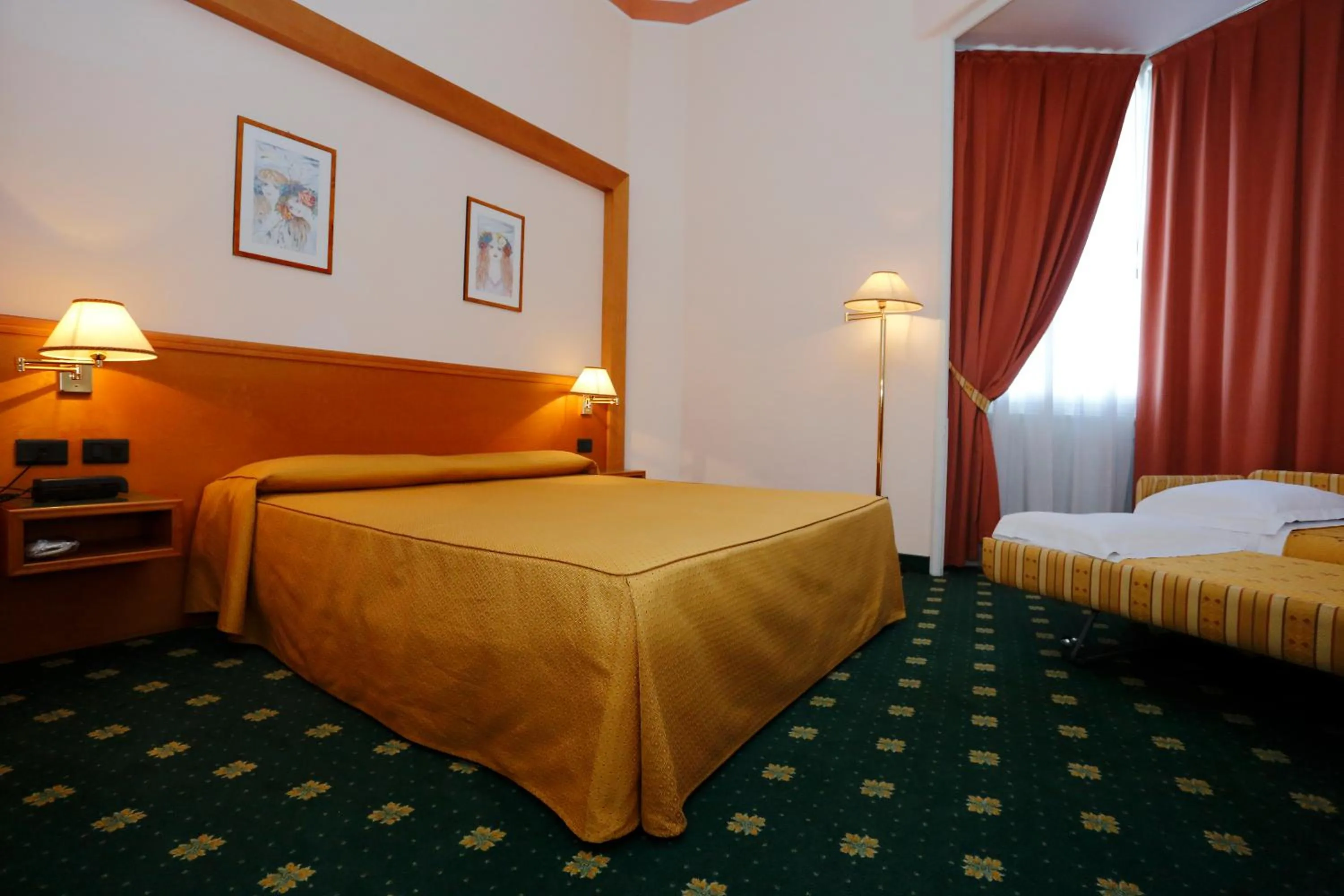 Bed in Hotel Estense