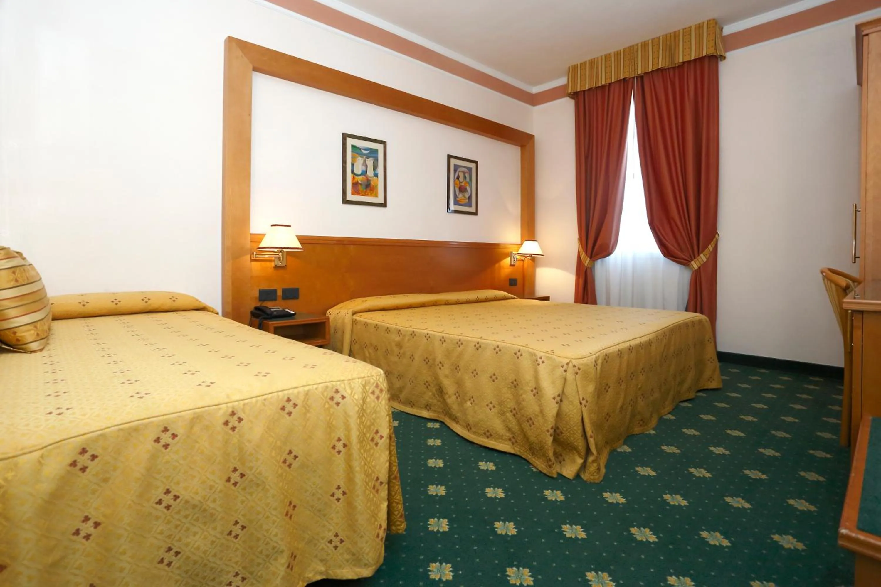 Photo of the whole room, Bed in Hotel Estense