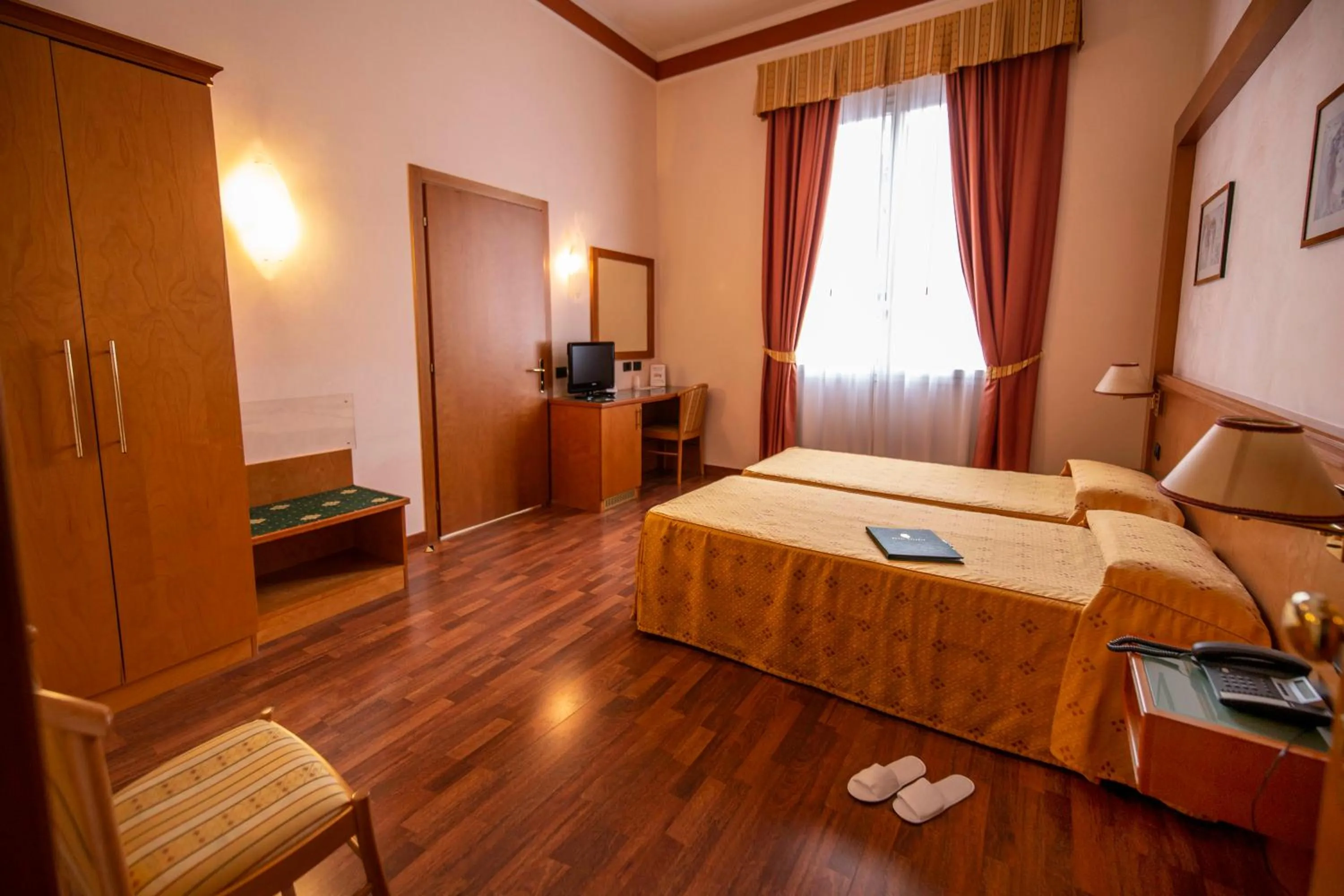 Bed in Hotel Estense