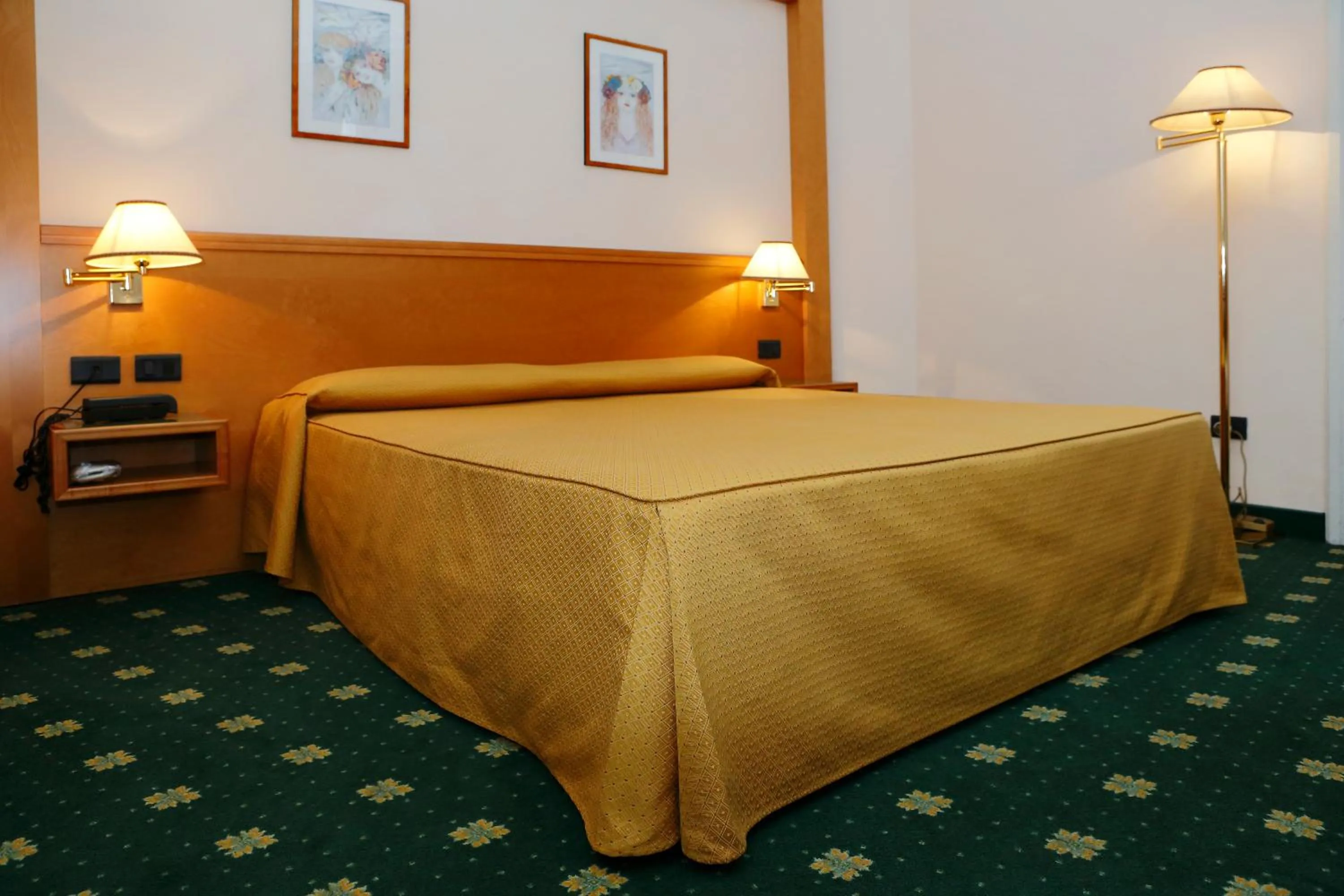 Photo of the whole room, Bed in Hotel Estense
