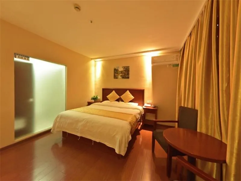 Bed in GreenTree Inn Shanghai Songjiang District Yanshou road Li ta Express Hotel