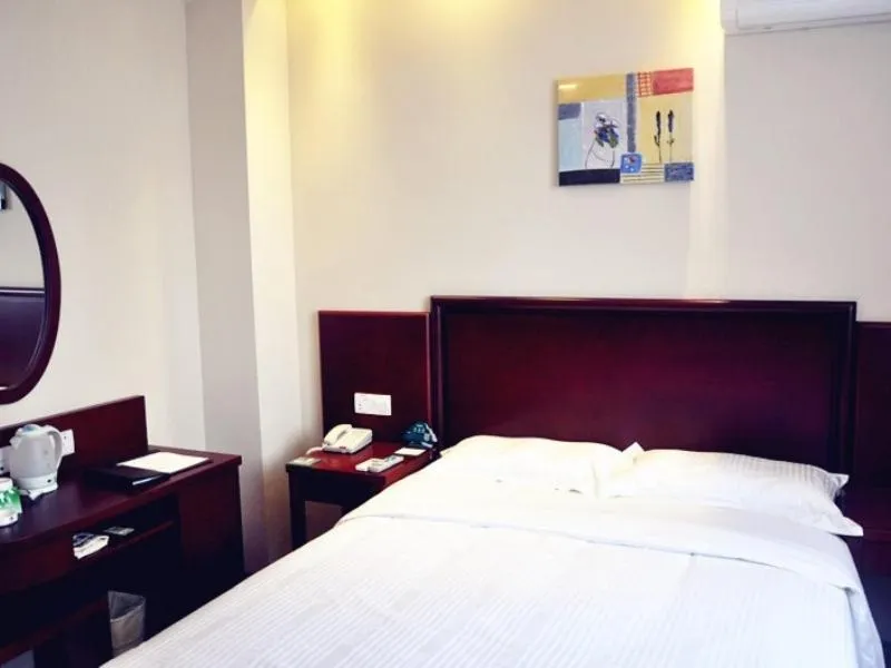 Bed in GreenTree Inn XuZhou Benteng Avenue Express Hotel