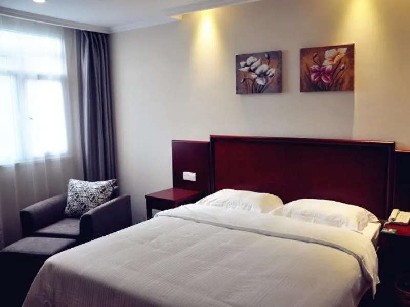 Bed in GreenTree Inn XuZhou Benteng Avenue Express Hotel