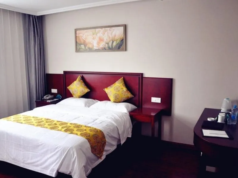 Bed in GreenTree Inn XuZhou Benteng Avenue Express Hotel