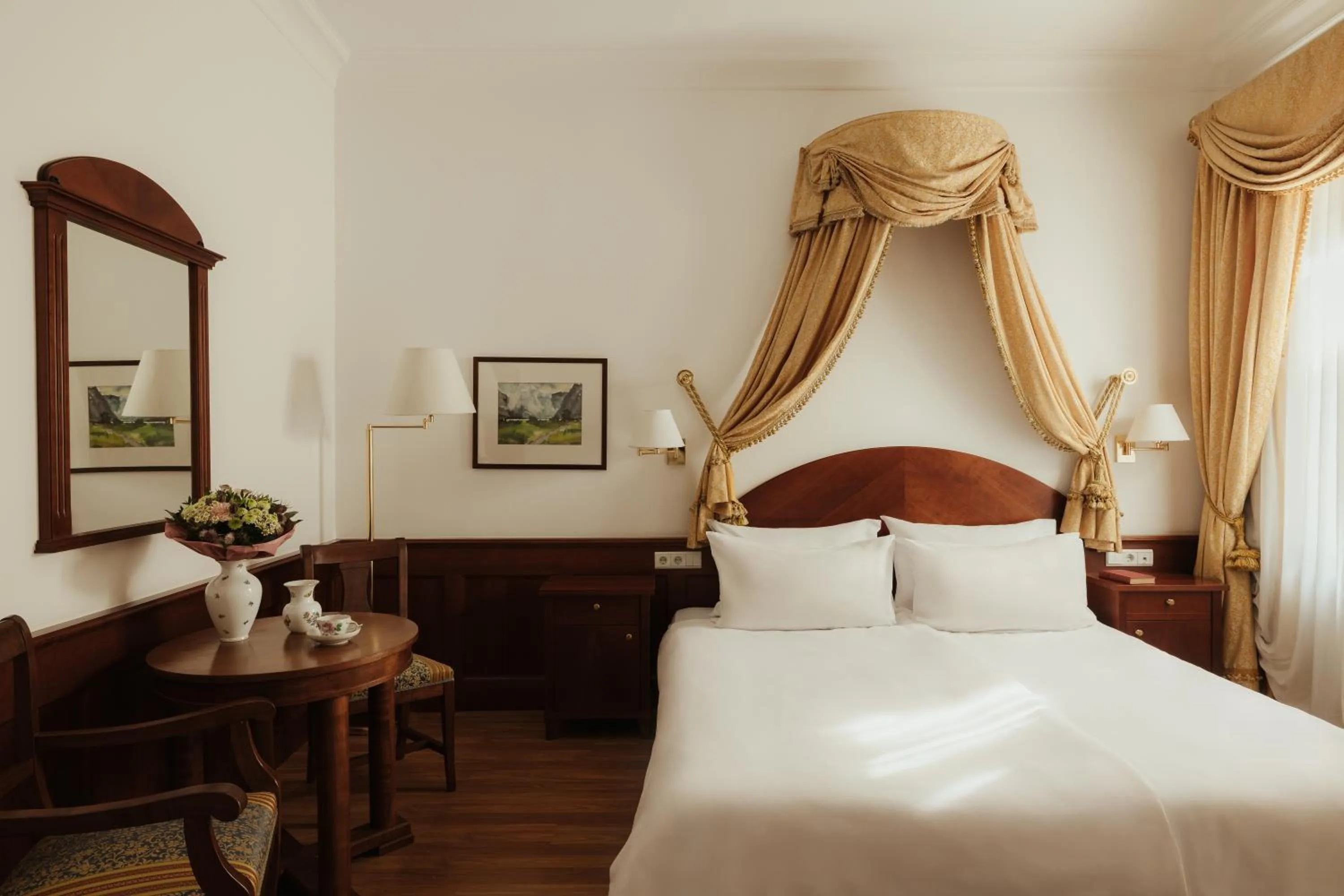 Bedroom, Bed in Corso am Graben