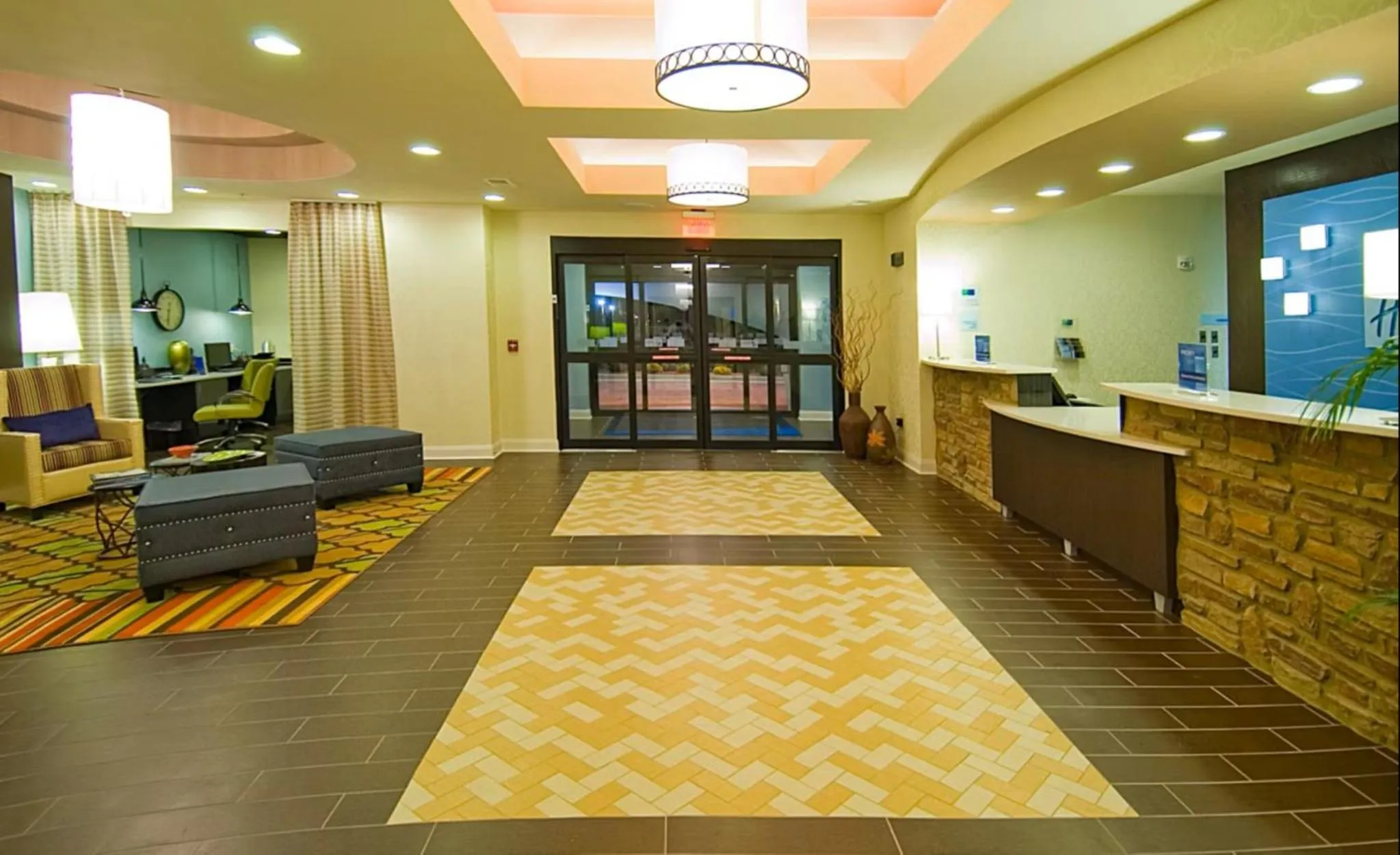 Property building in Holiday Inn Express Fulton by IHG