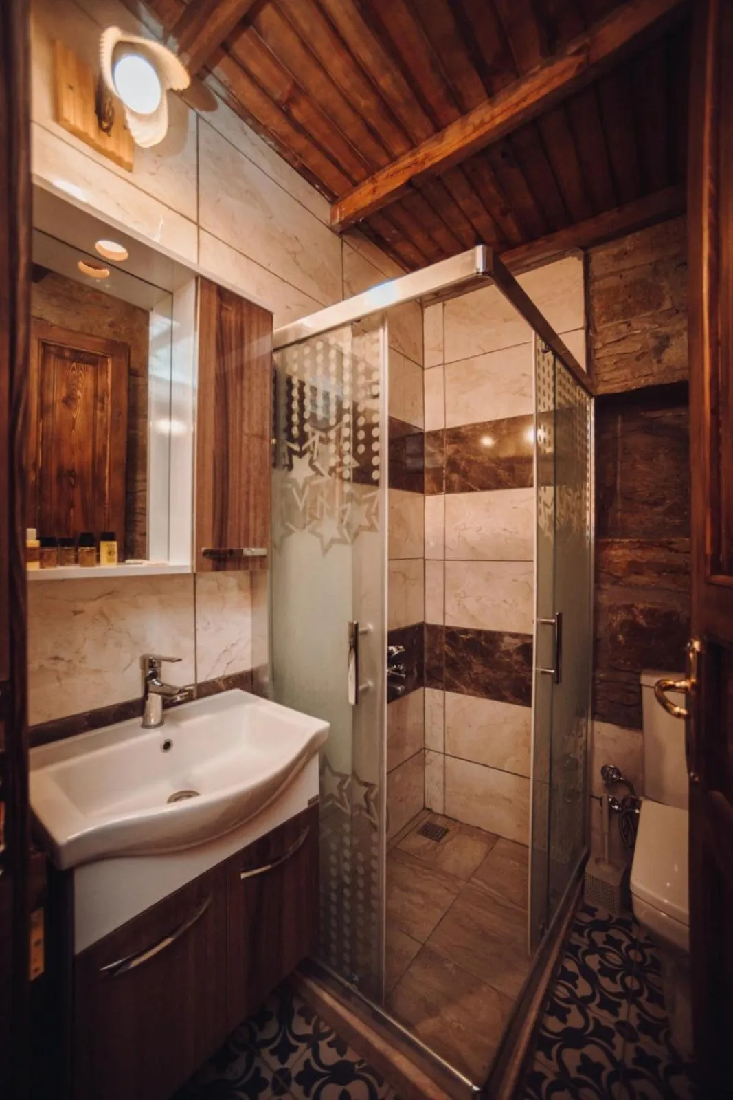 Bathroom in Kirkinca Hotel