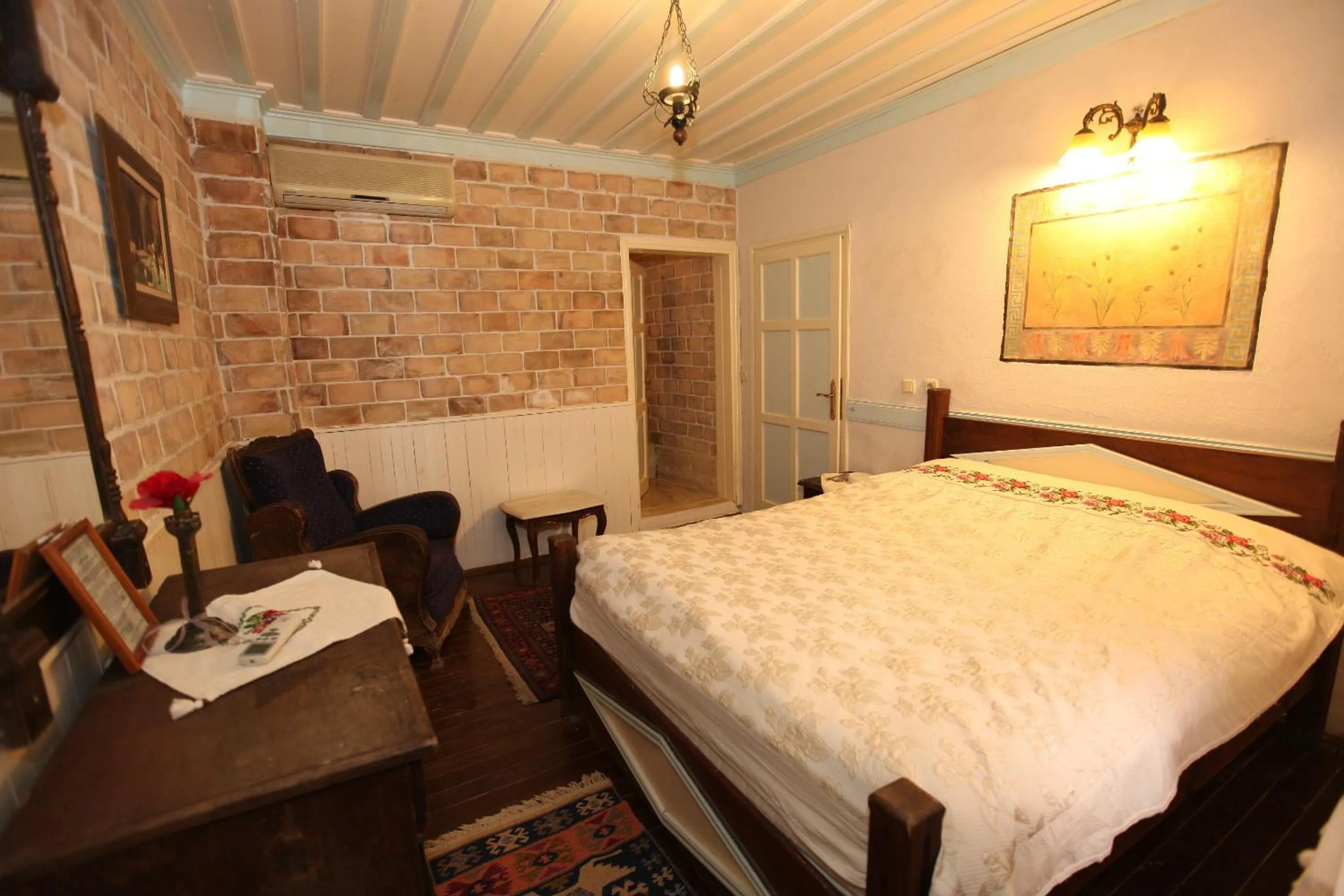 Bedroom in Kirkinca Hotel