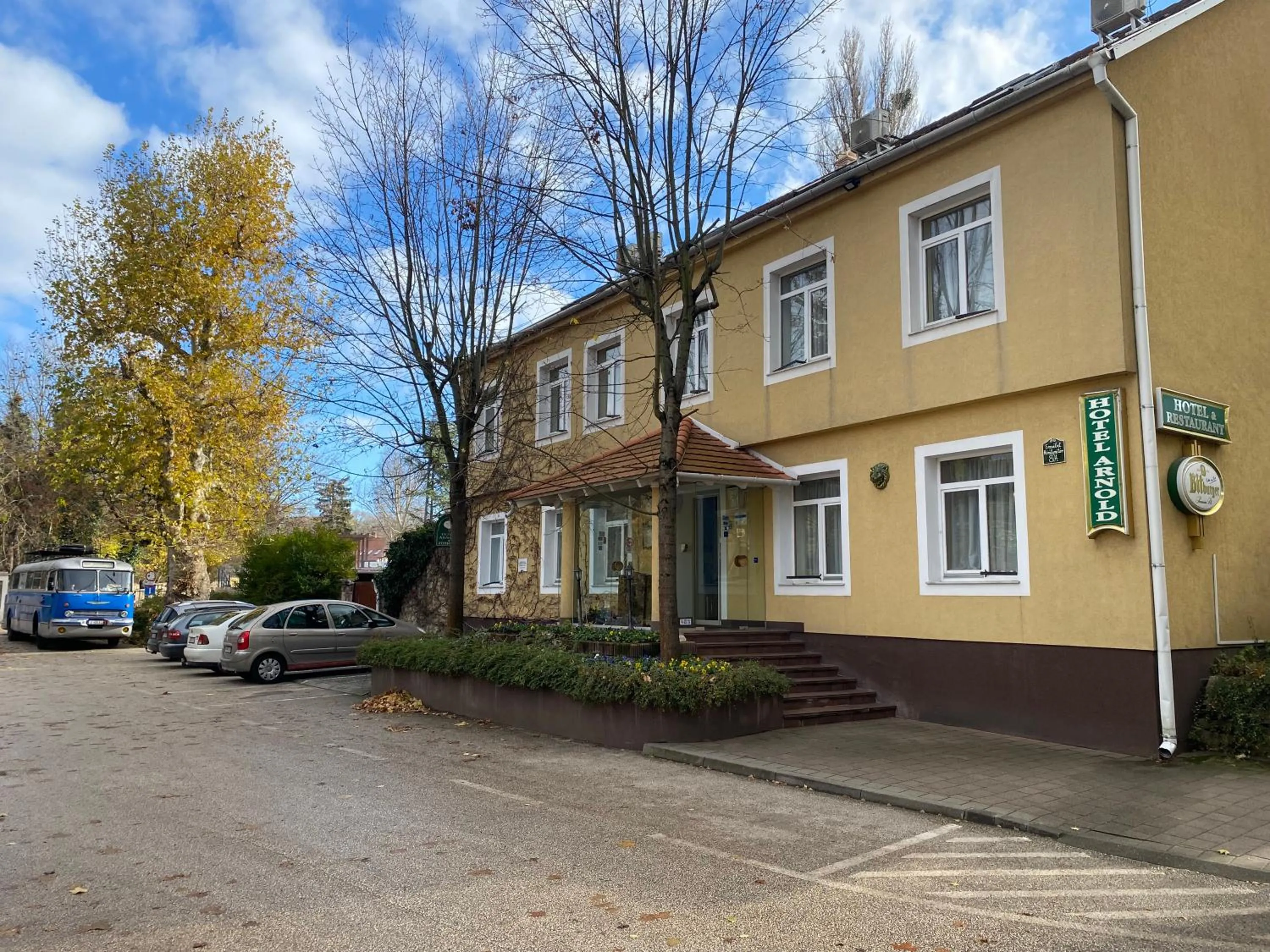 Property building in Hotel Arnold