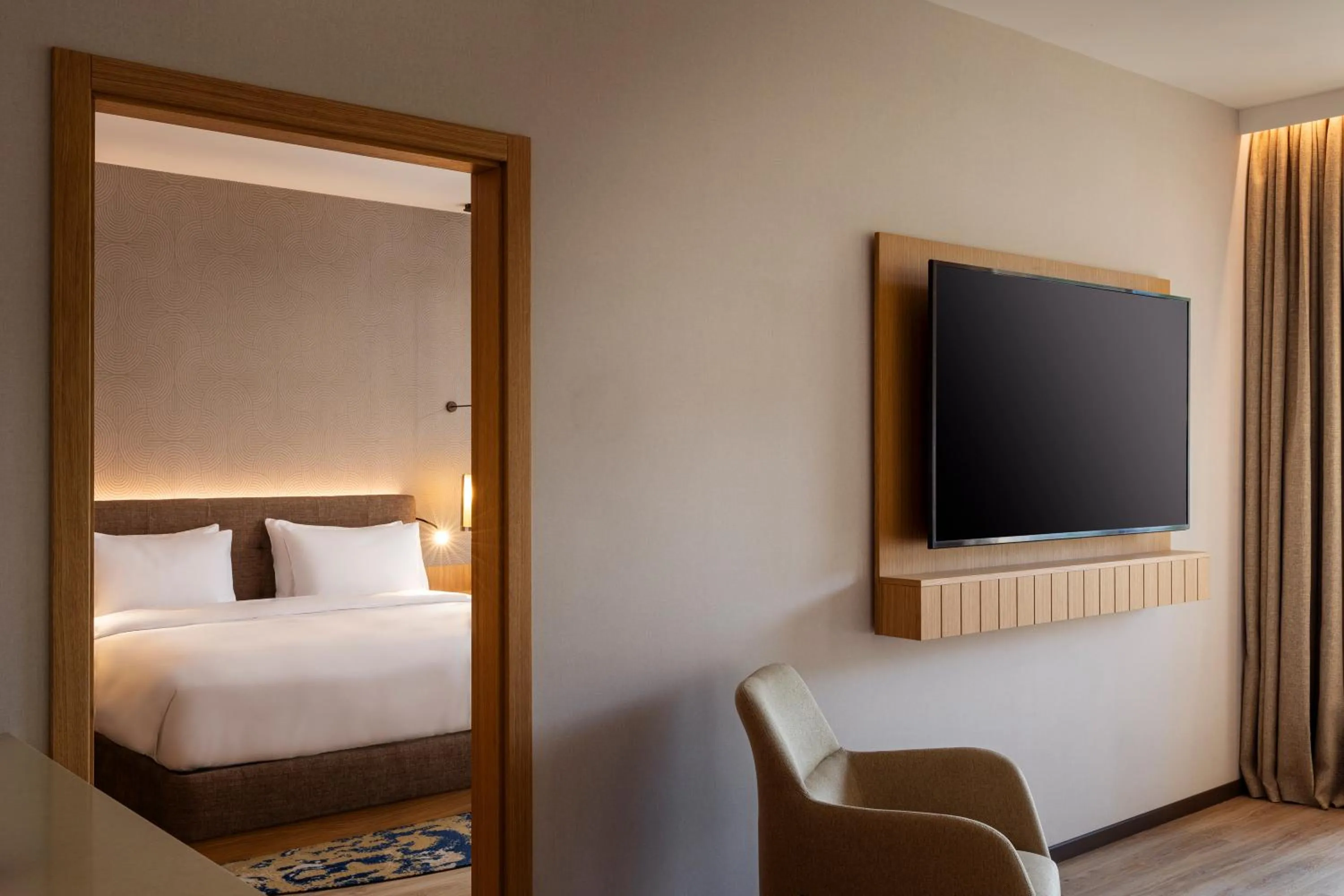 Communal lounge/ TV room, Bed in Hyatt Regency Pravets Resort