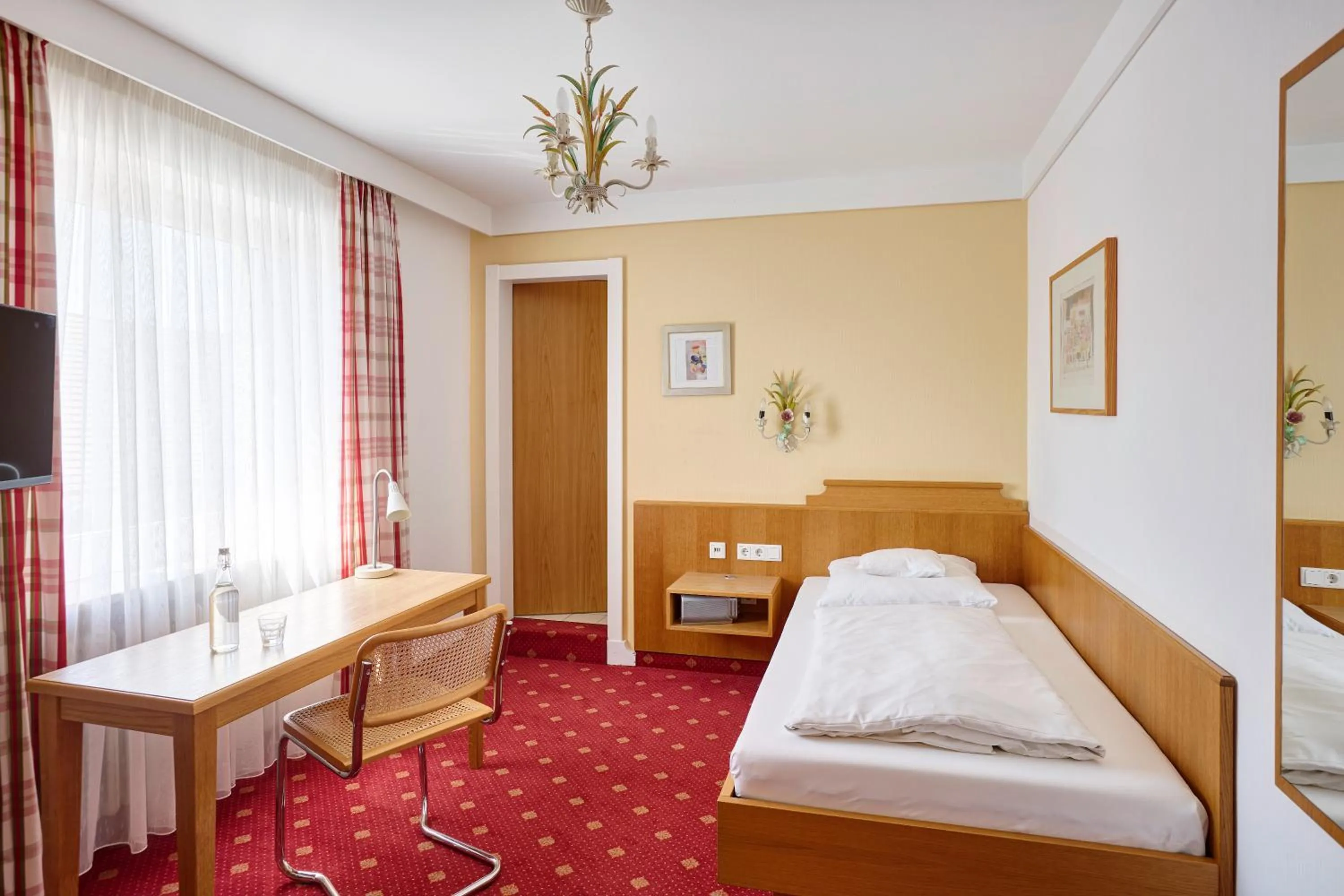 Photo of the whole room, Bed in Hotel Mayer