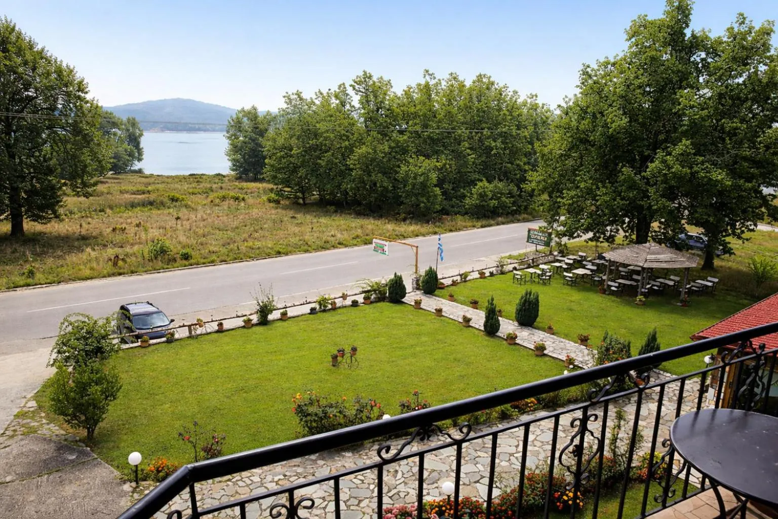 Orama Hotel - Serene Lake Plastira Retreat with Stunning Views