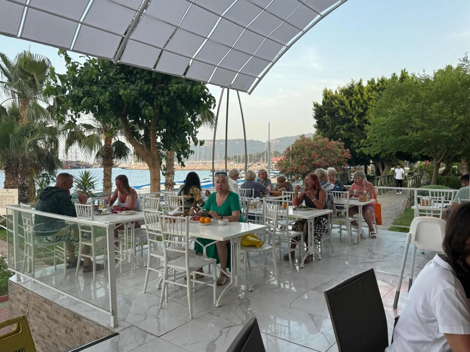 Restaurant/places to eat in Olimpos Beach Hotel by RRH&R