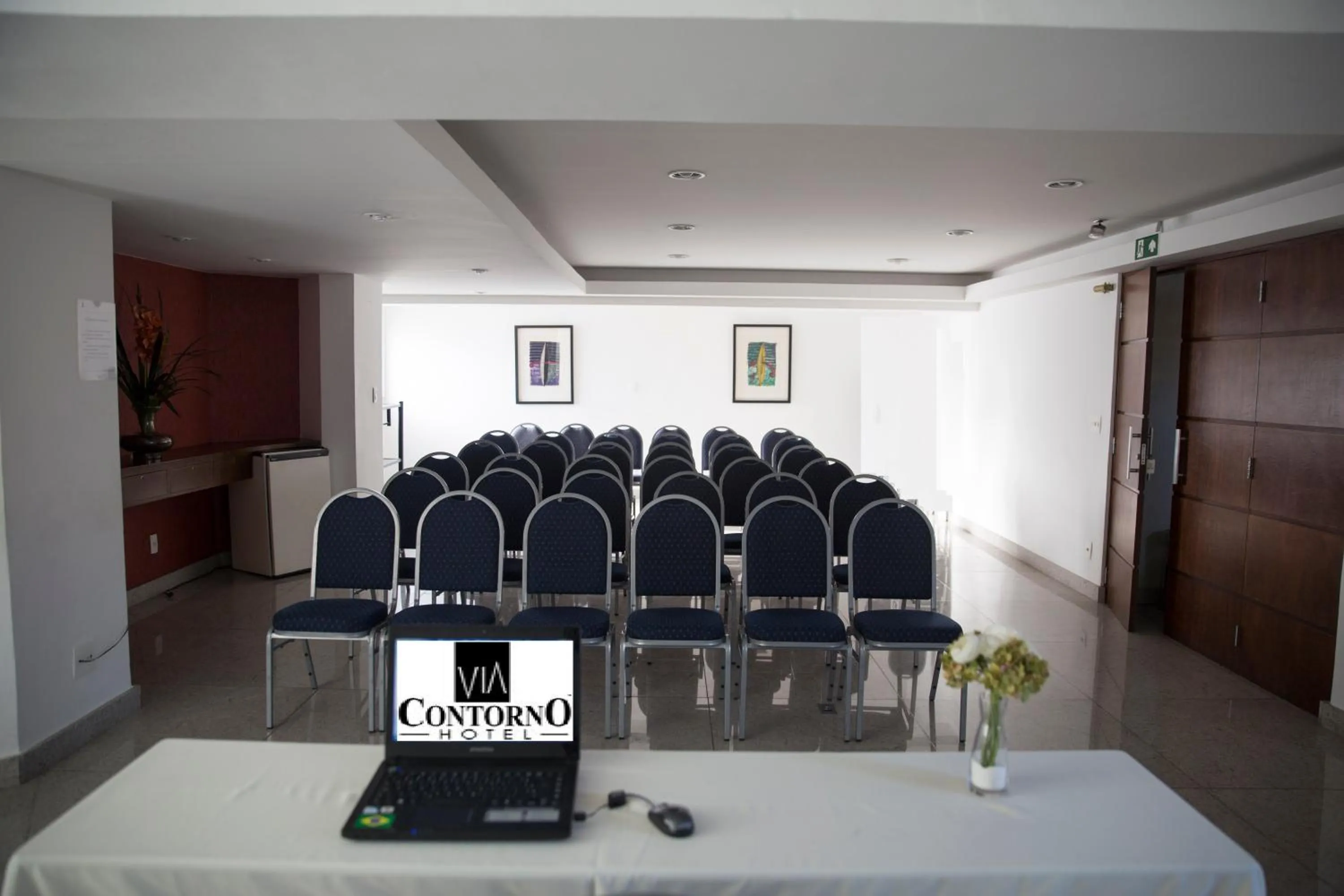 Business facilities in Via Contorno Hotel