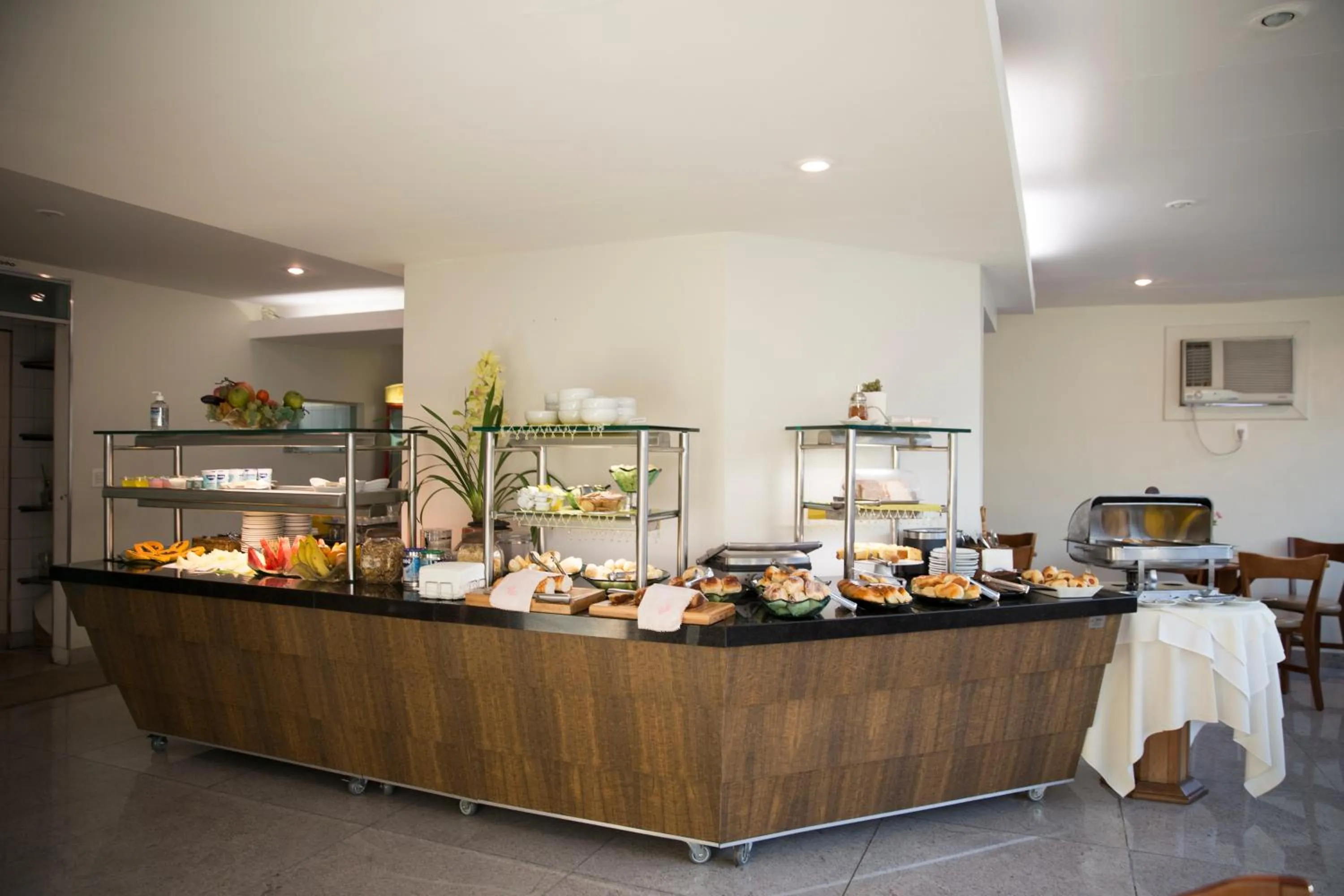 Food in Via Contorno Hotel