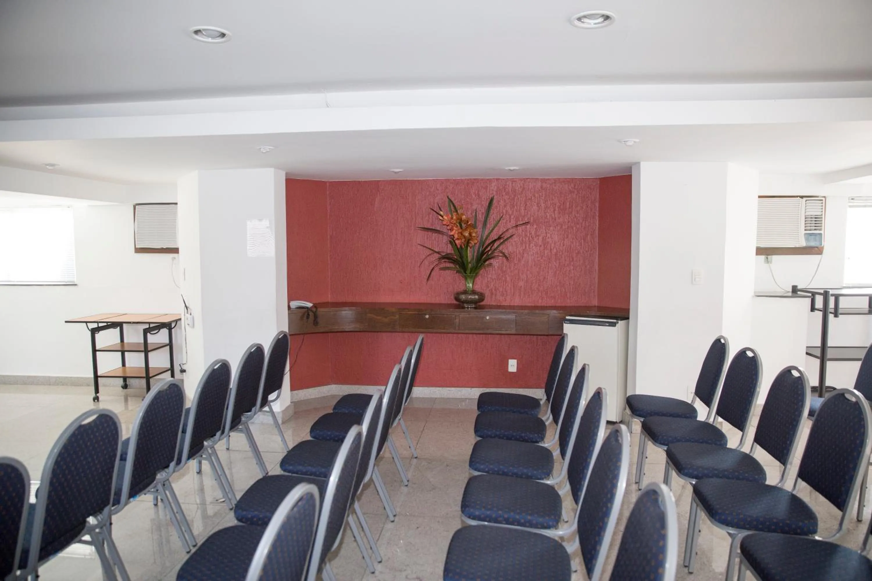Business facilities in Via Contorno Hotel