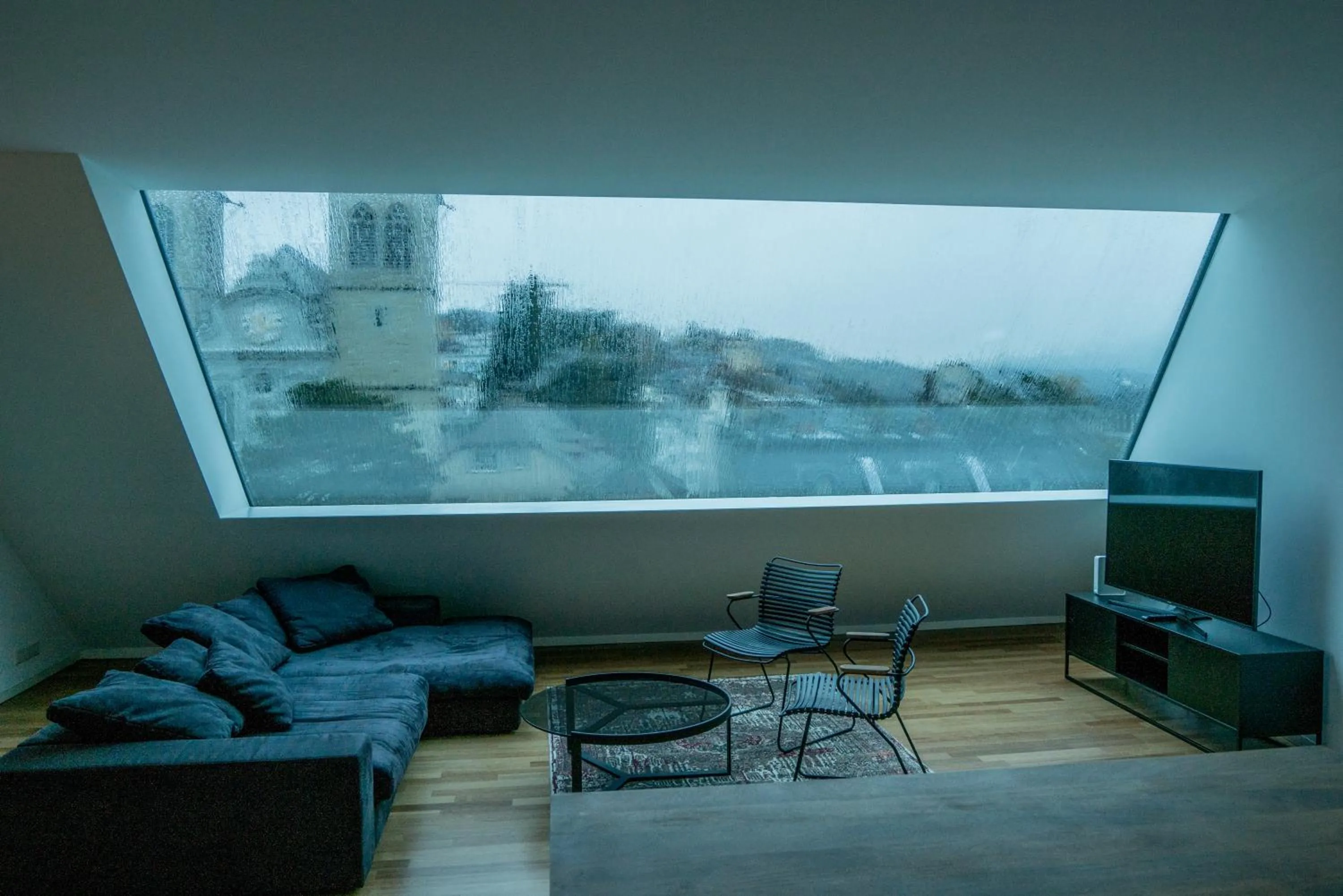Living room in Lucerne Lake View Apartments