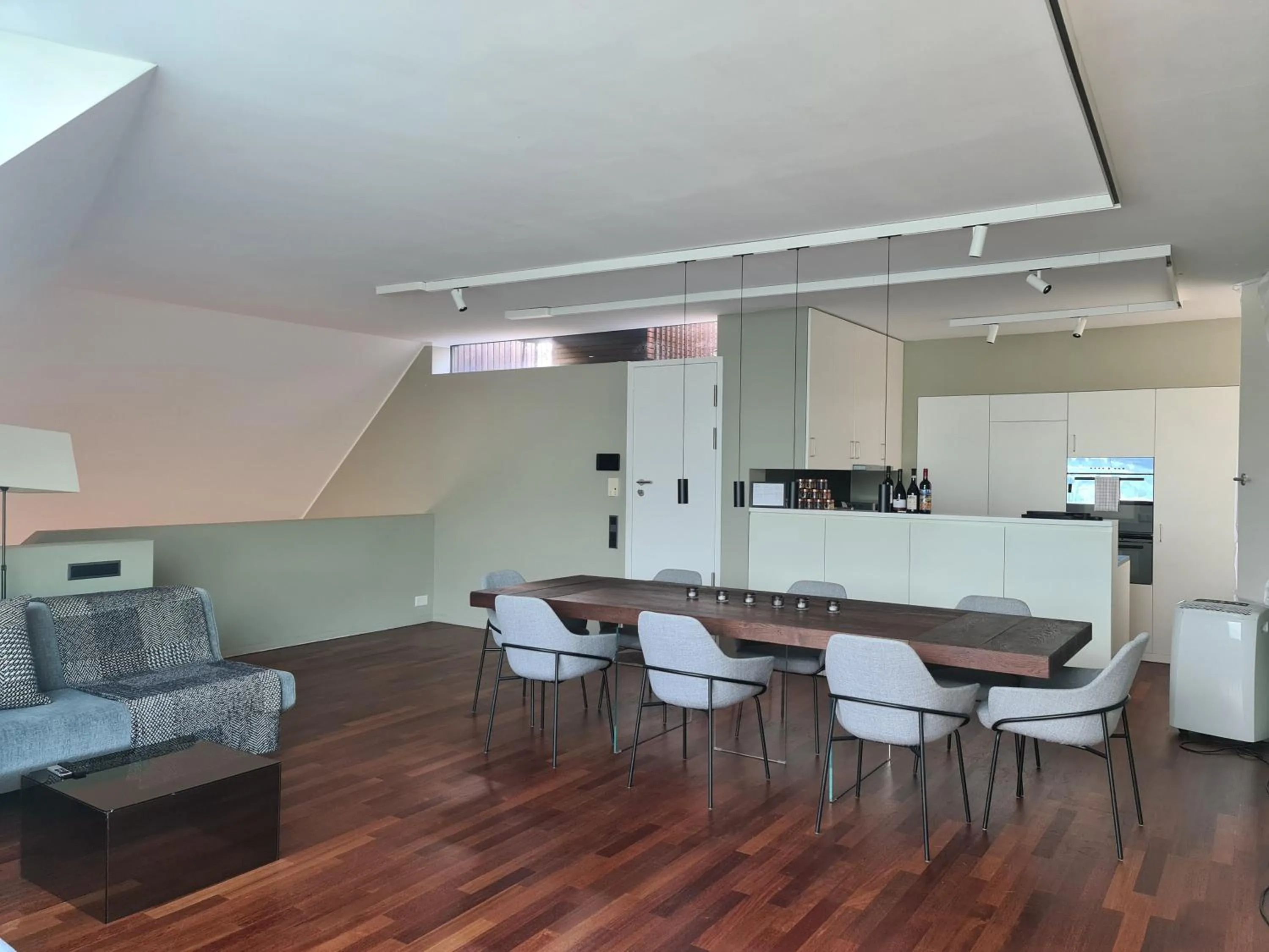 Dining area in Lucerne Lake View Apartments