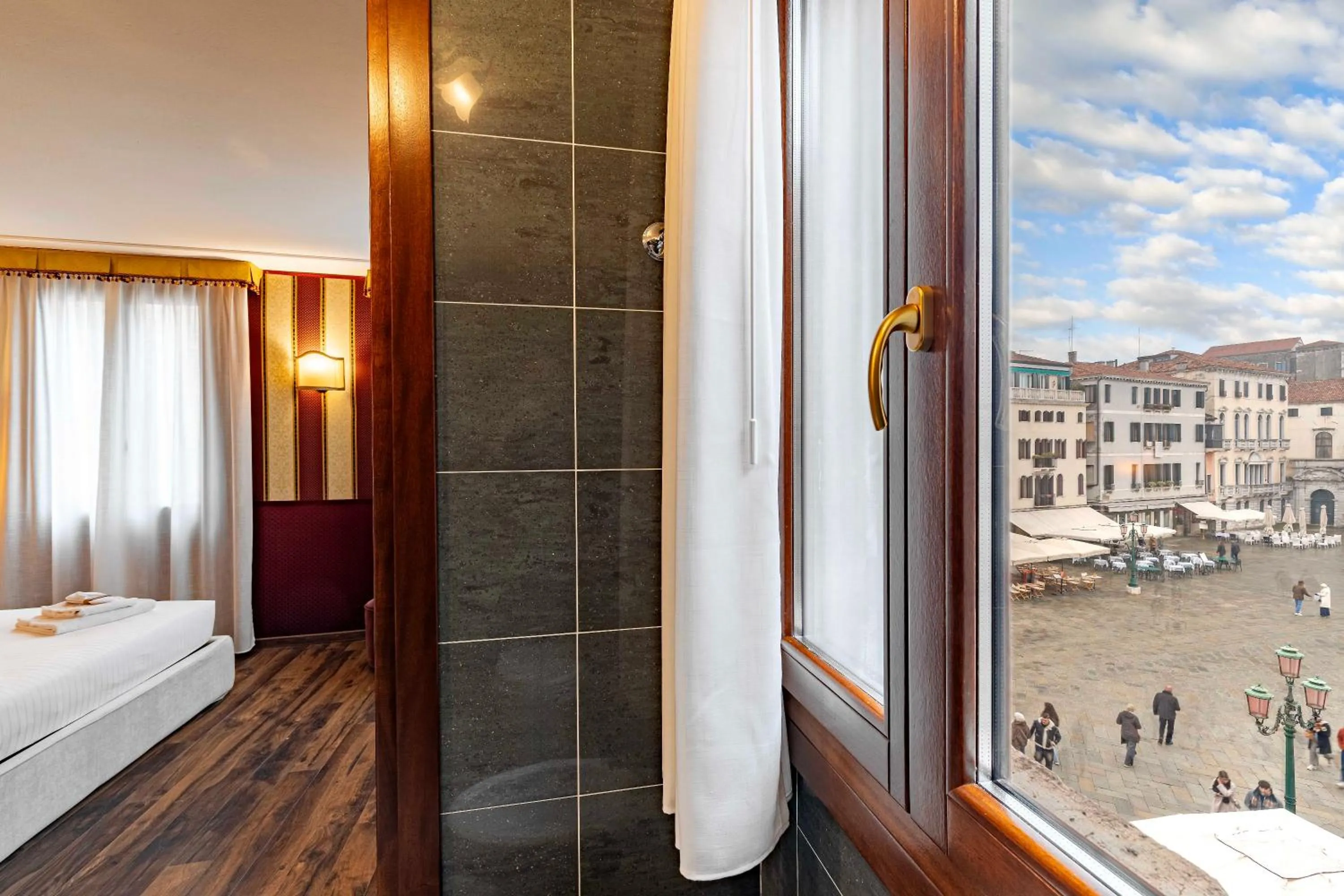 City view, Bed in Ca' Morosini