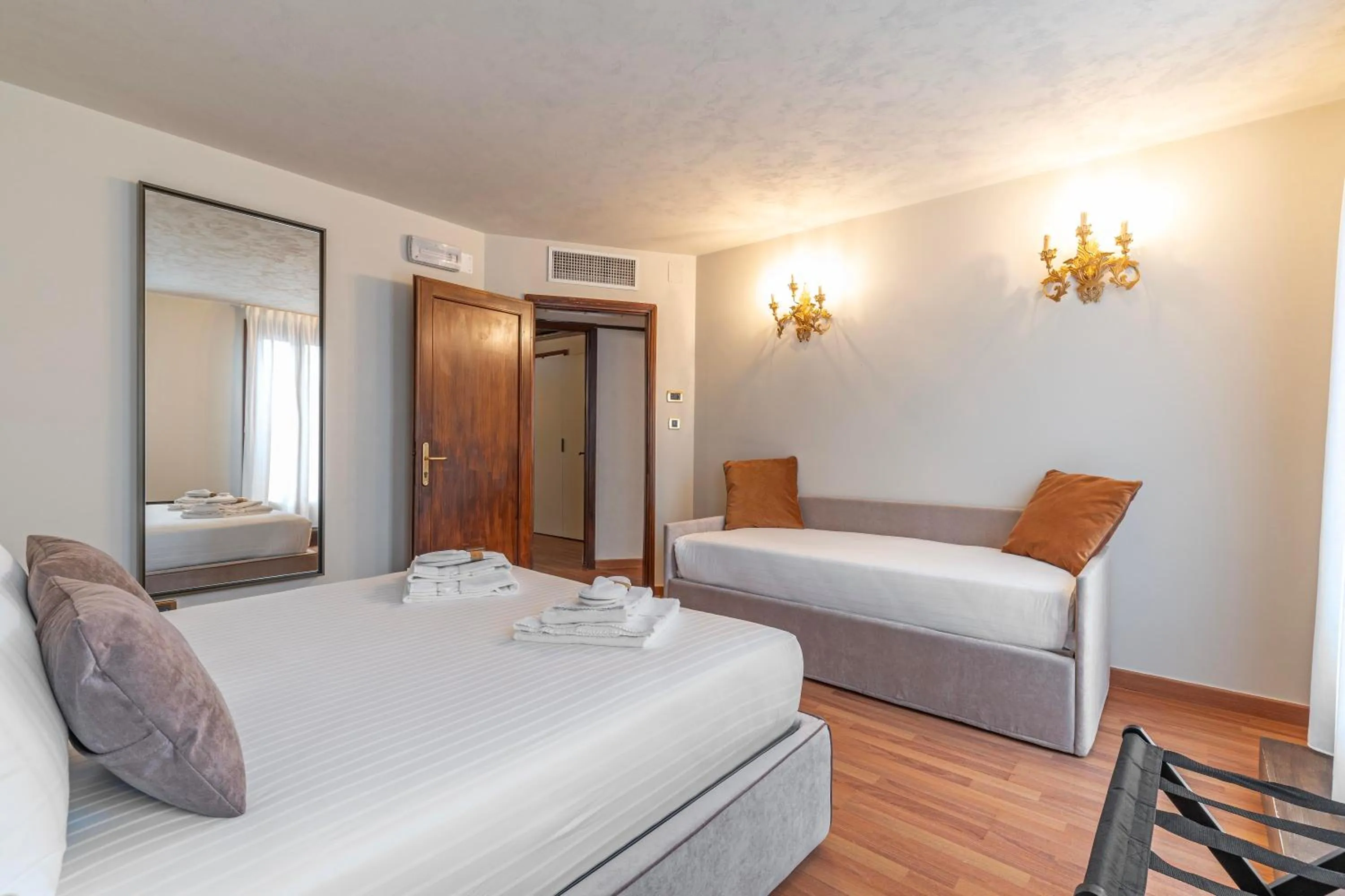 Bedroom, Bed in Ca' Morosini