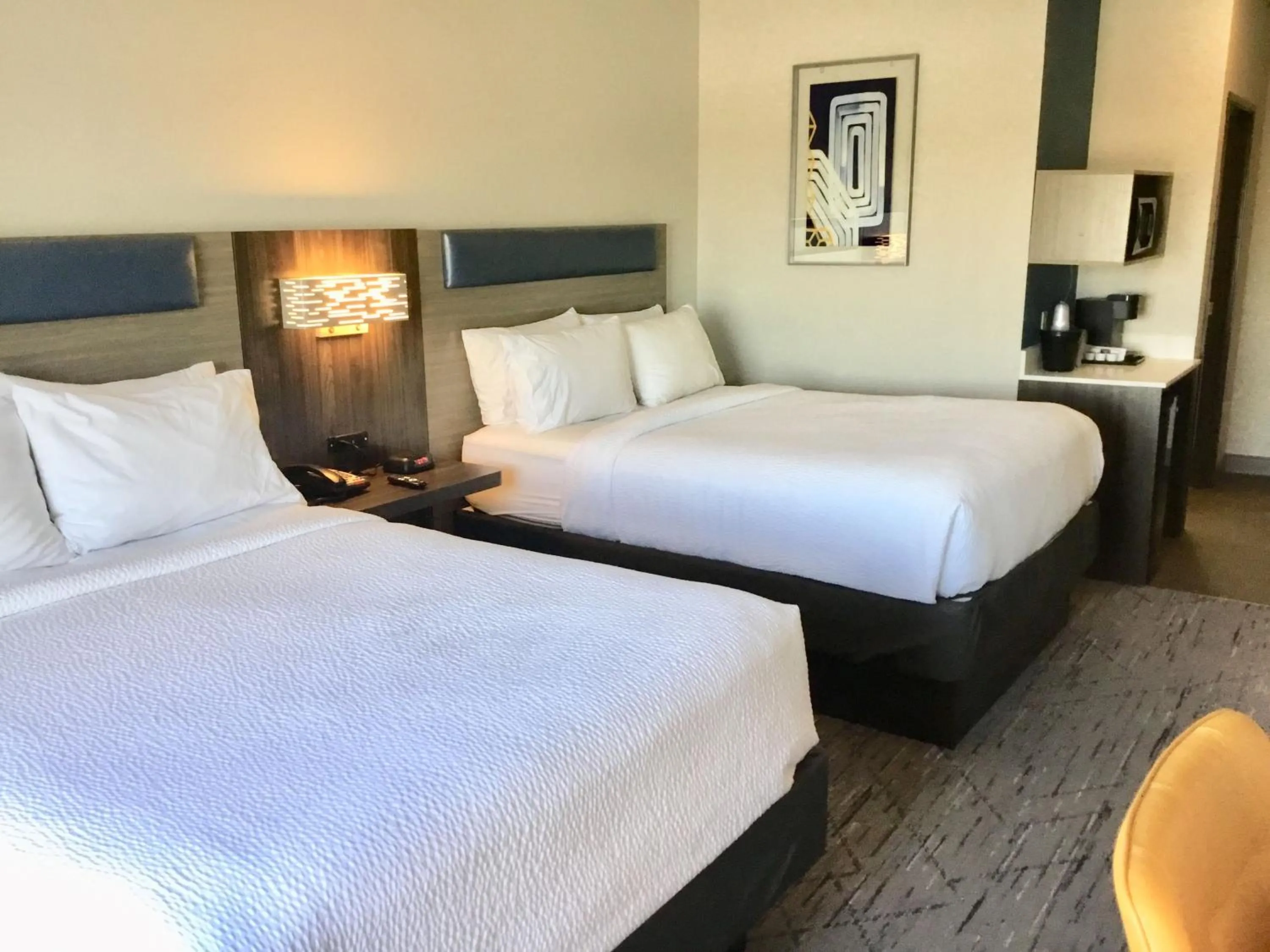 Standard Queen Room with Two Queen Beds - Communications Accessible in Holiday Inn Express Pratt by IHG