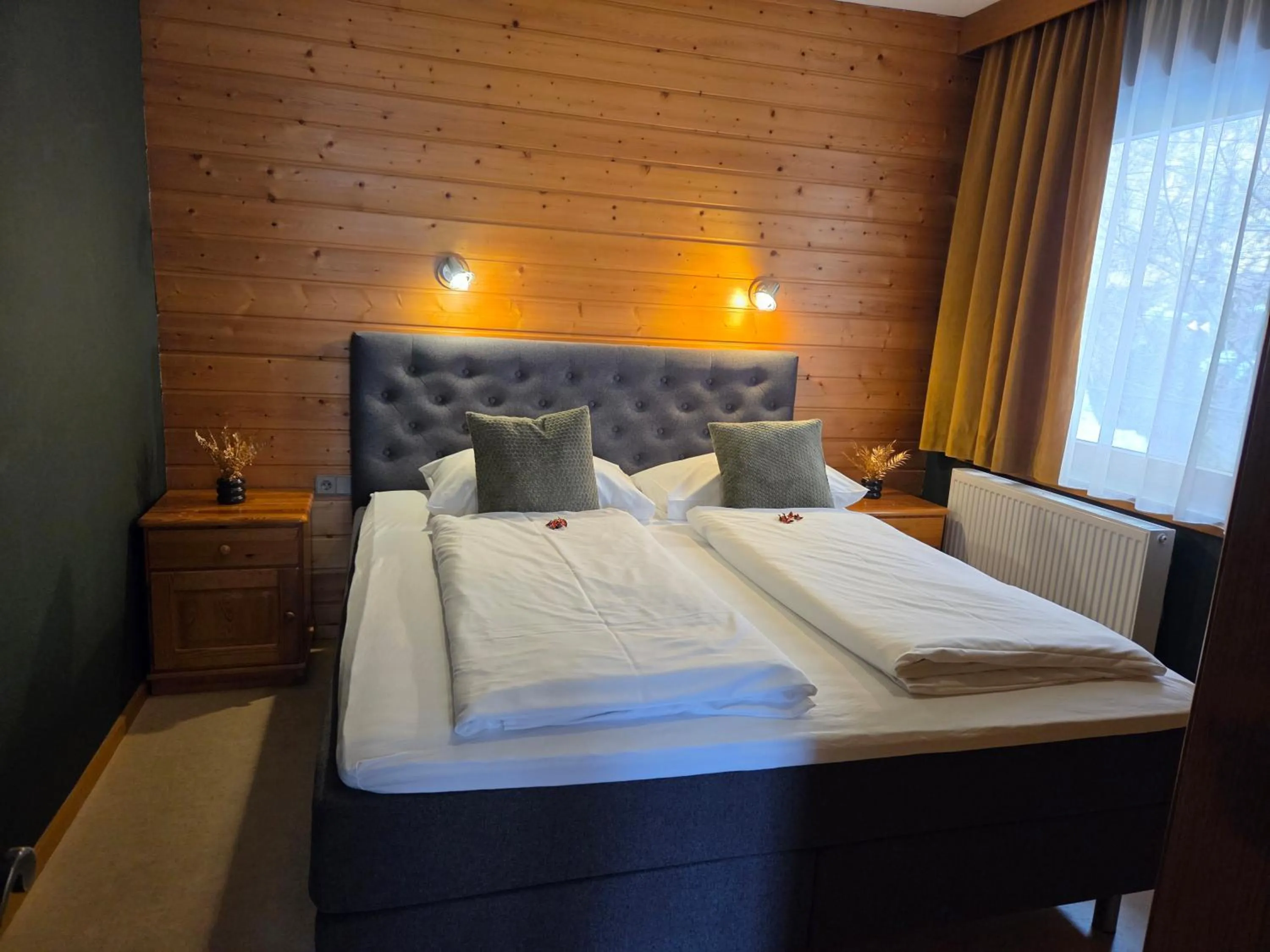 Bedroom, Bed in Hotel Restaurant Raunig