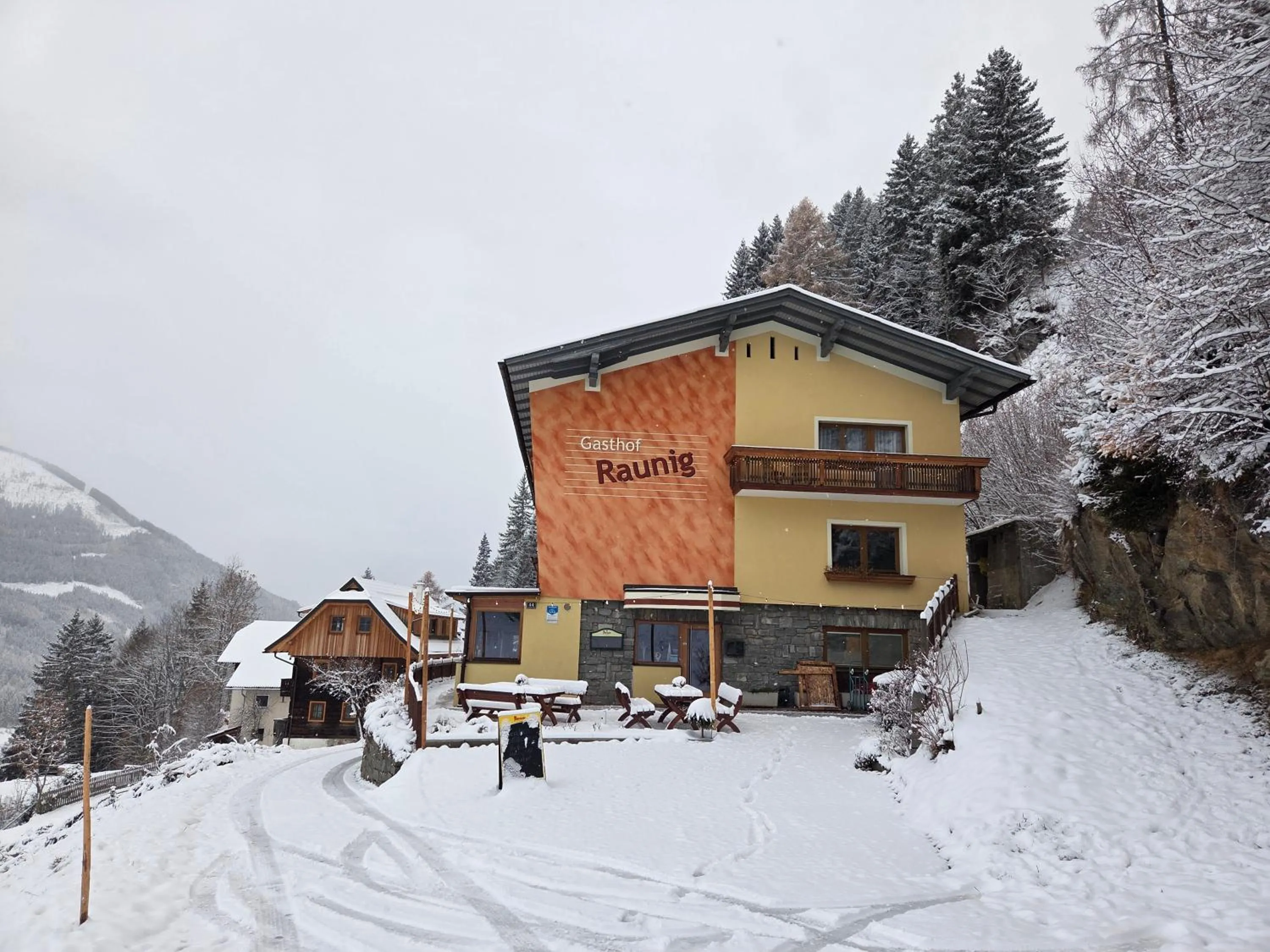 Property building in Hotel Restaurant Raunig