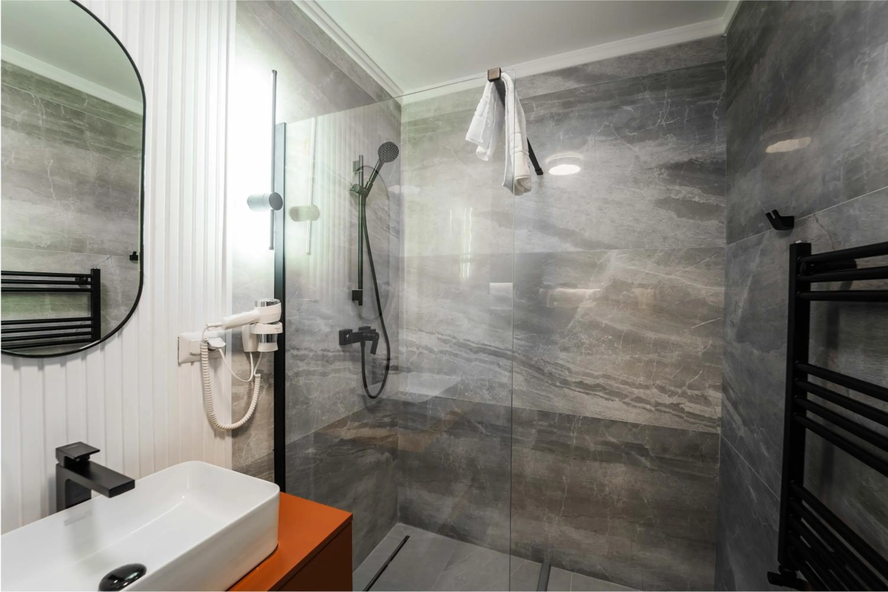 Shower in Hotel Zamca Suceava