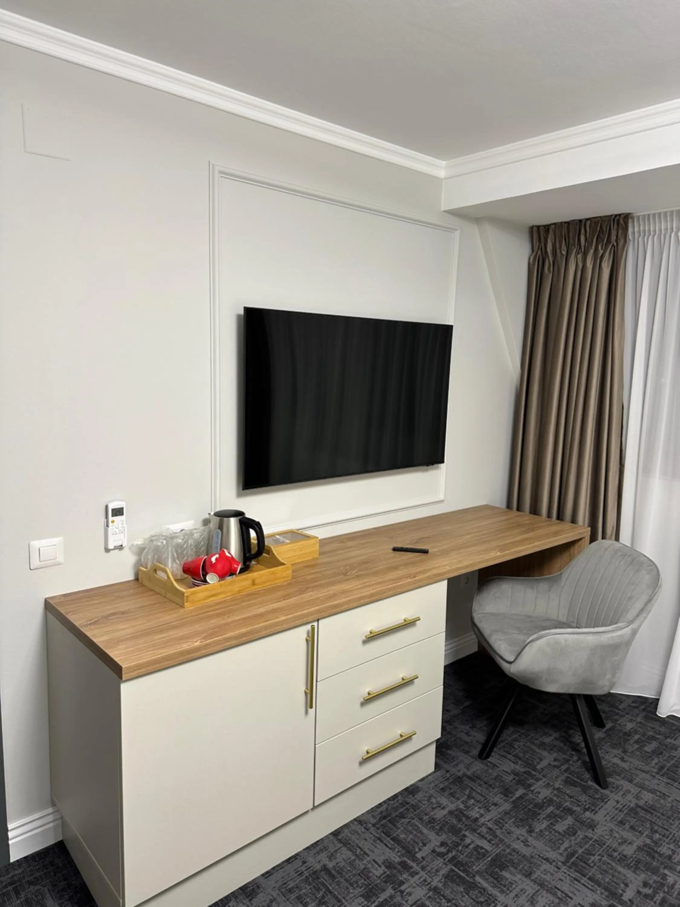 TV and multimedia in Hotel Zamca Suceava