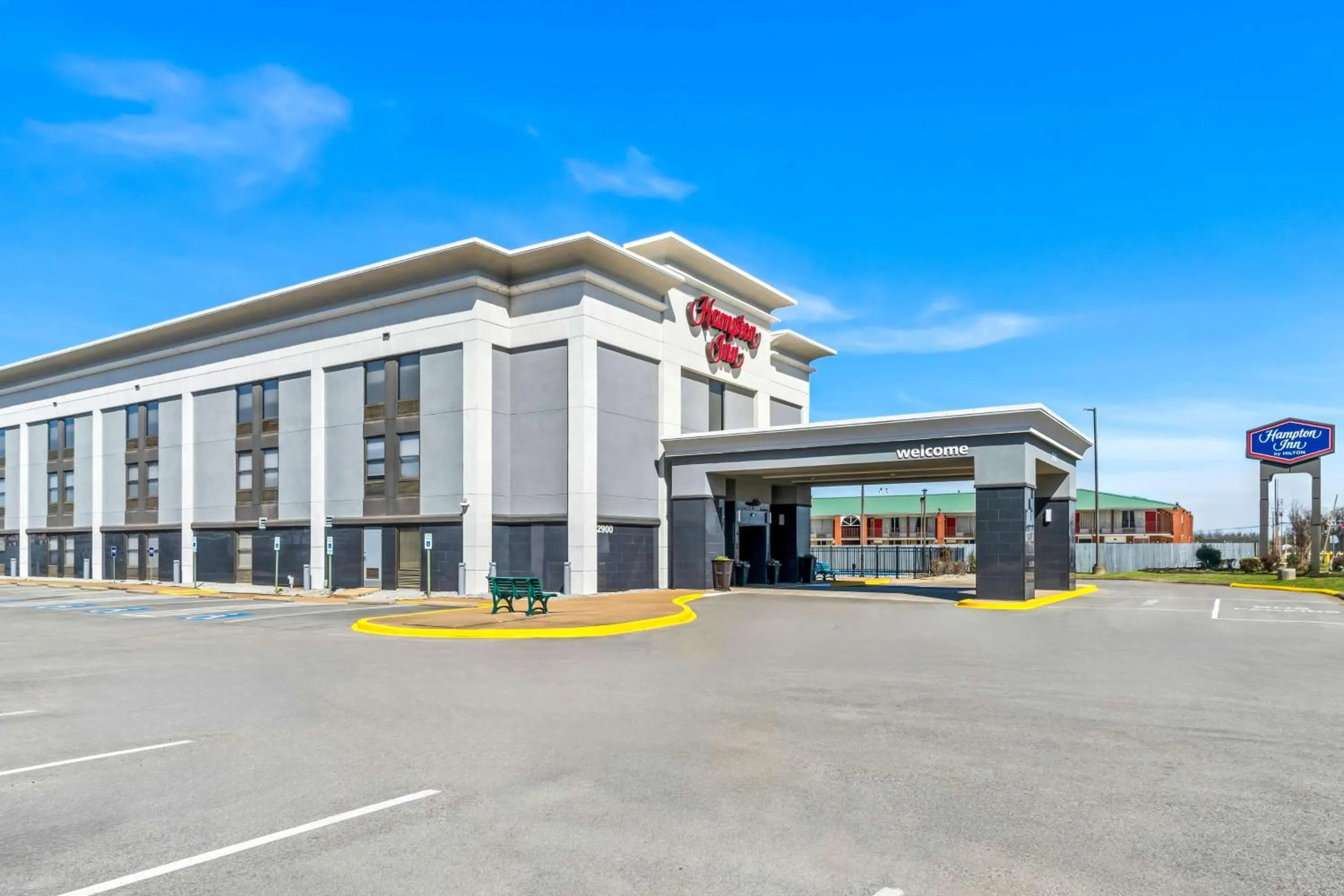 Property building in Hampton Inn Jonesboro